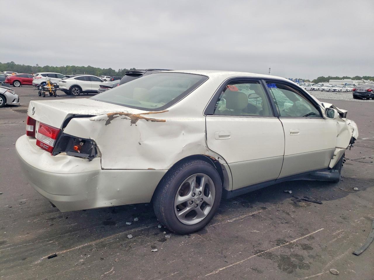 2000 Lexus Es 300 Base White vin: JT8BF28G3Y5087975