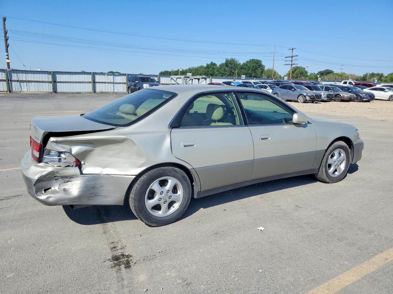 1998 Lexus Es 300 Silver vin: JT8BF28G4W5021416