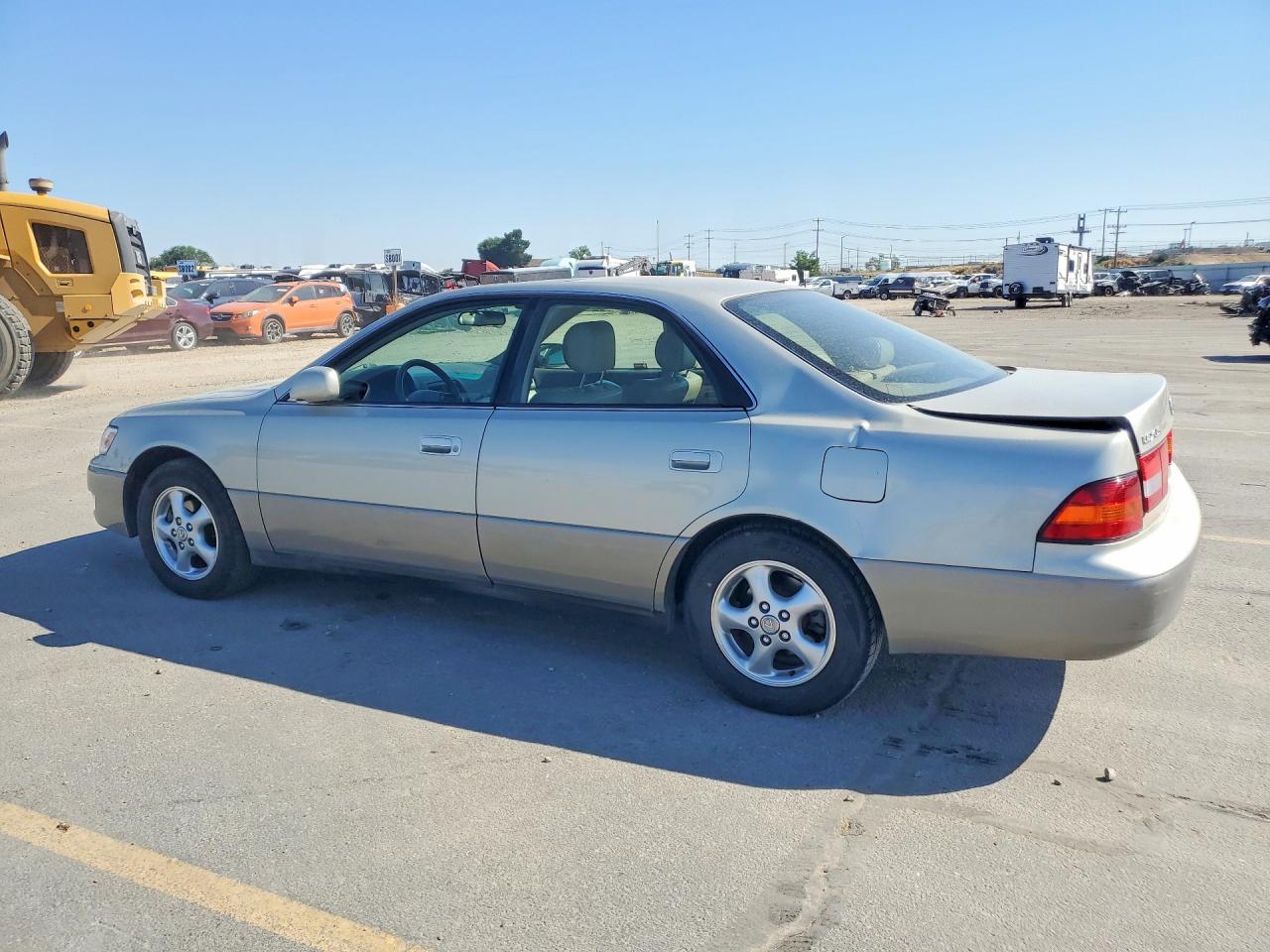 1998 Lexus Es 300 Silver vin: JT8BF28G4W5021416