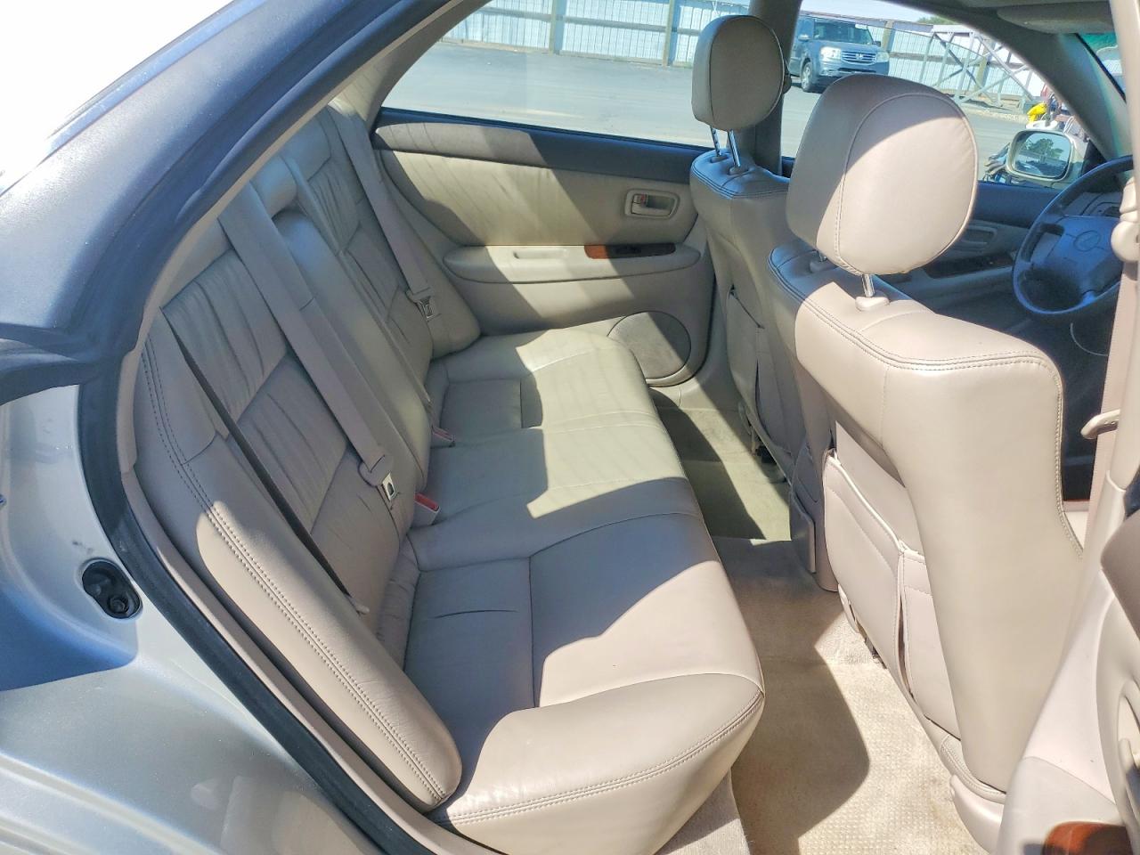 1998 Lexus Es 300 Silver vin: JT8BF28G4W5021416