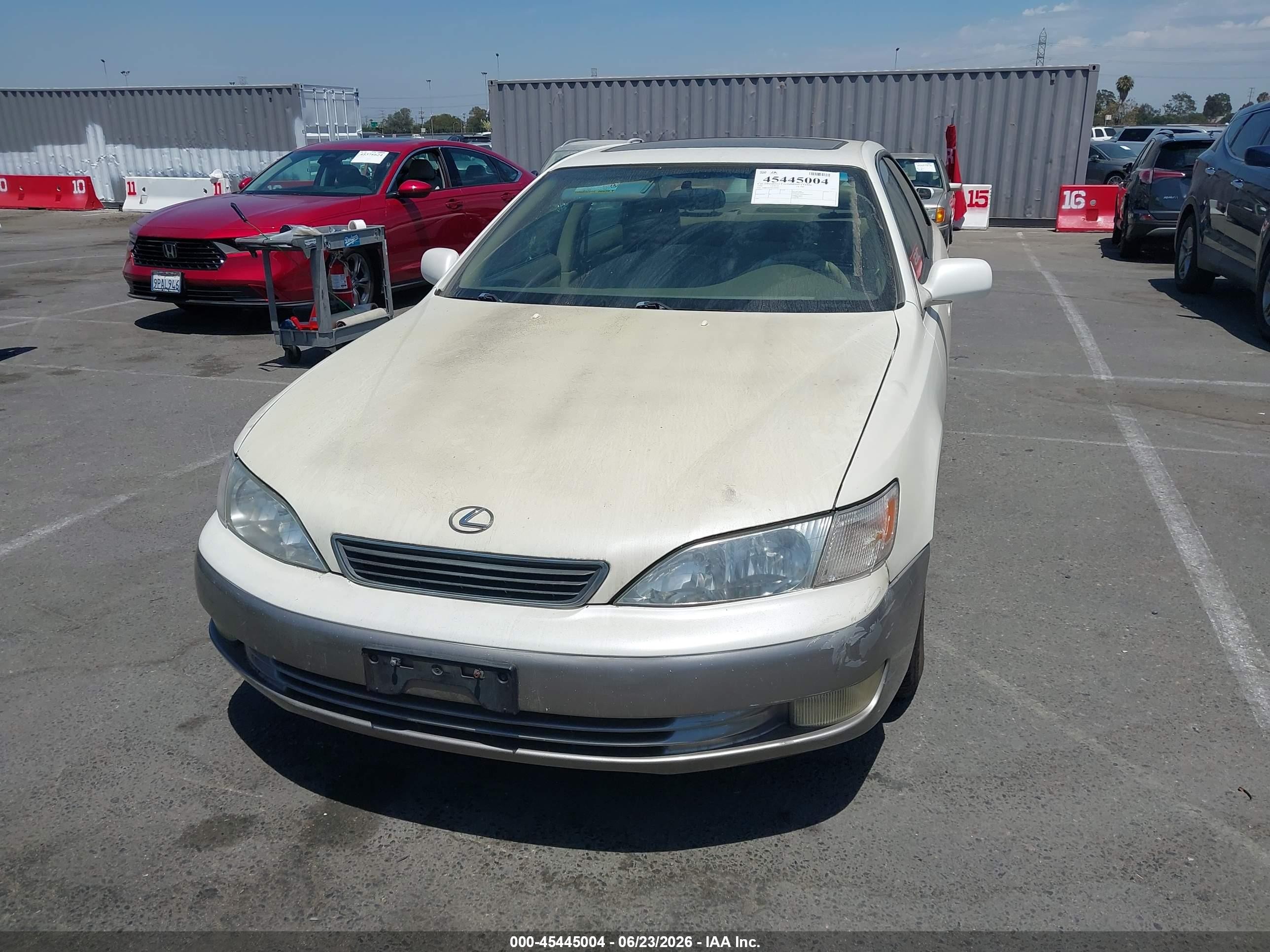 1998 Lexus Es 300 Белый vin: JT8BF28G4W5026681