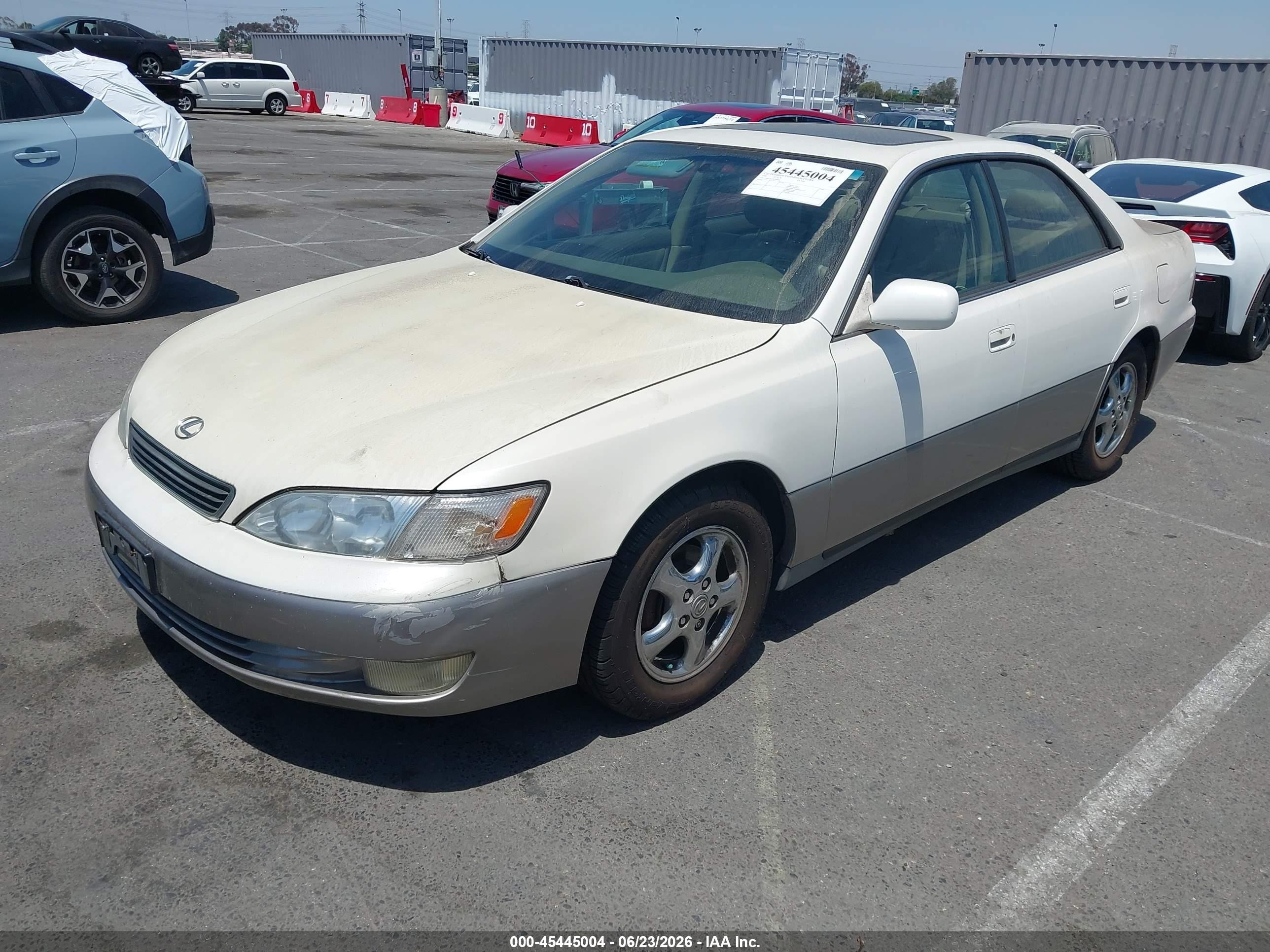 1998 Lexus Es 300 Белый vin: JT8BF28G4W5026681