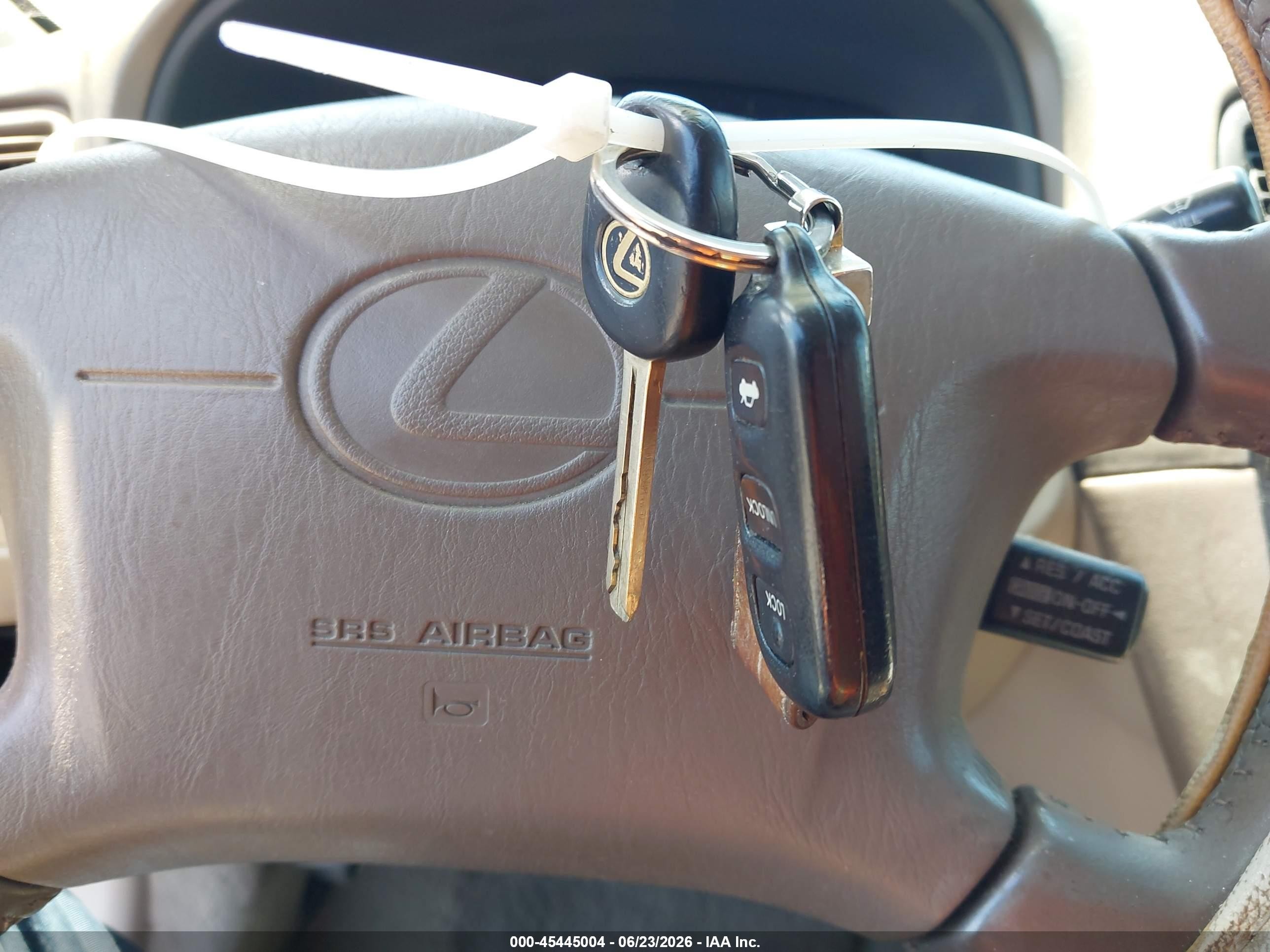 1998 Lexus Es 300 Белый vin: JT8BF28G4W5026681