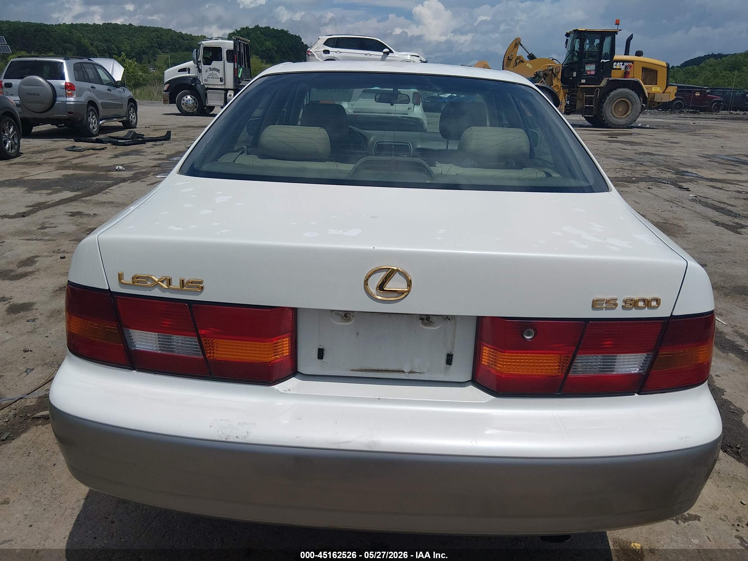 1998 Lexus Es 300   White vin: JT8BF28G4W5046784
