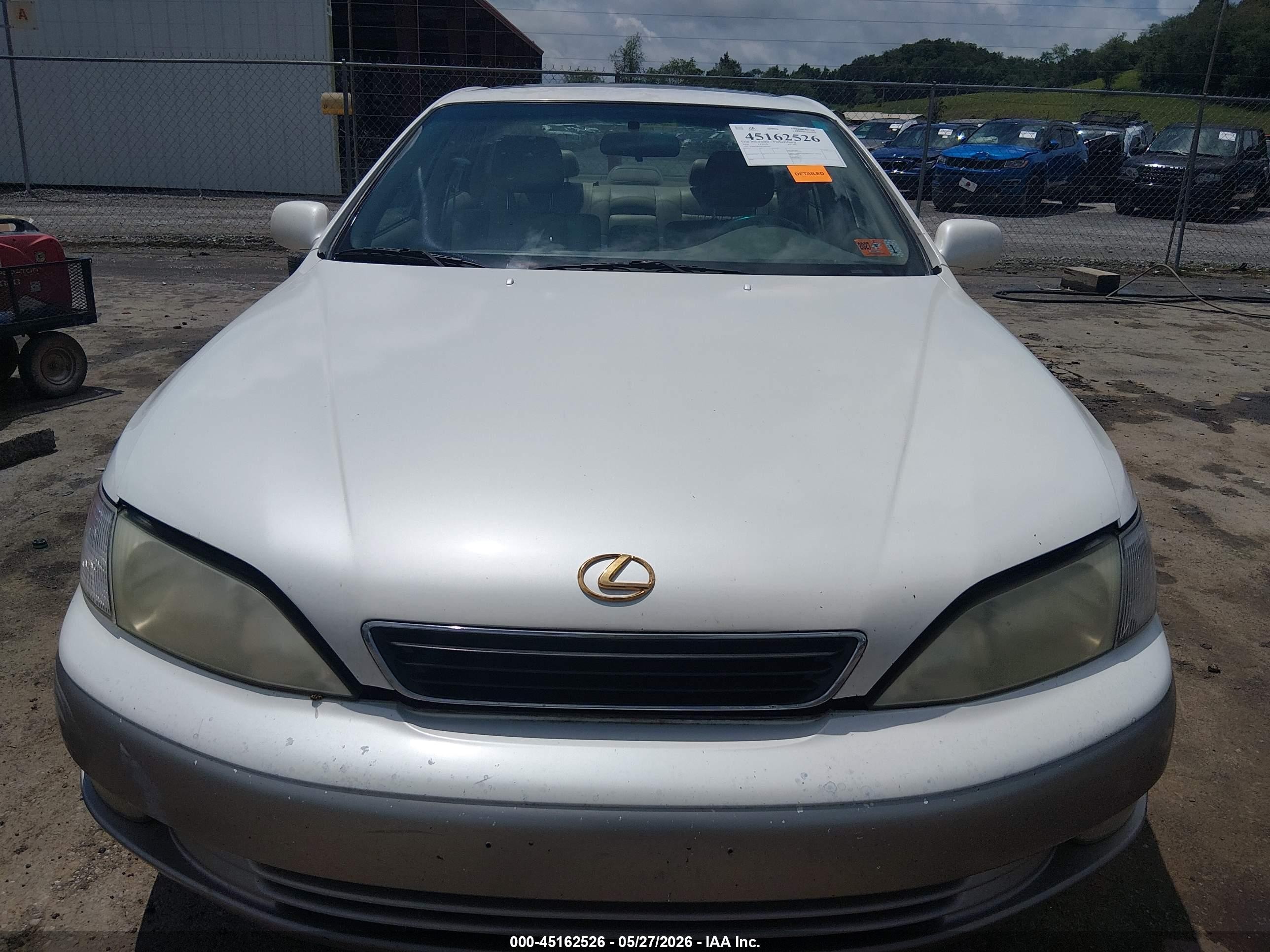 1998 Lexus Es 300   White vin: JT8BF28G4W5046784