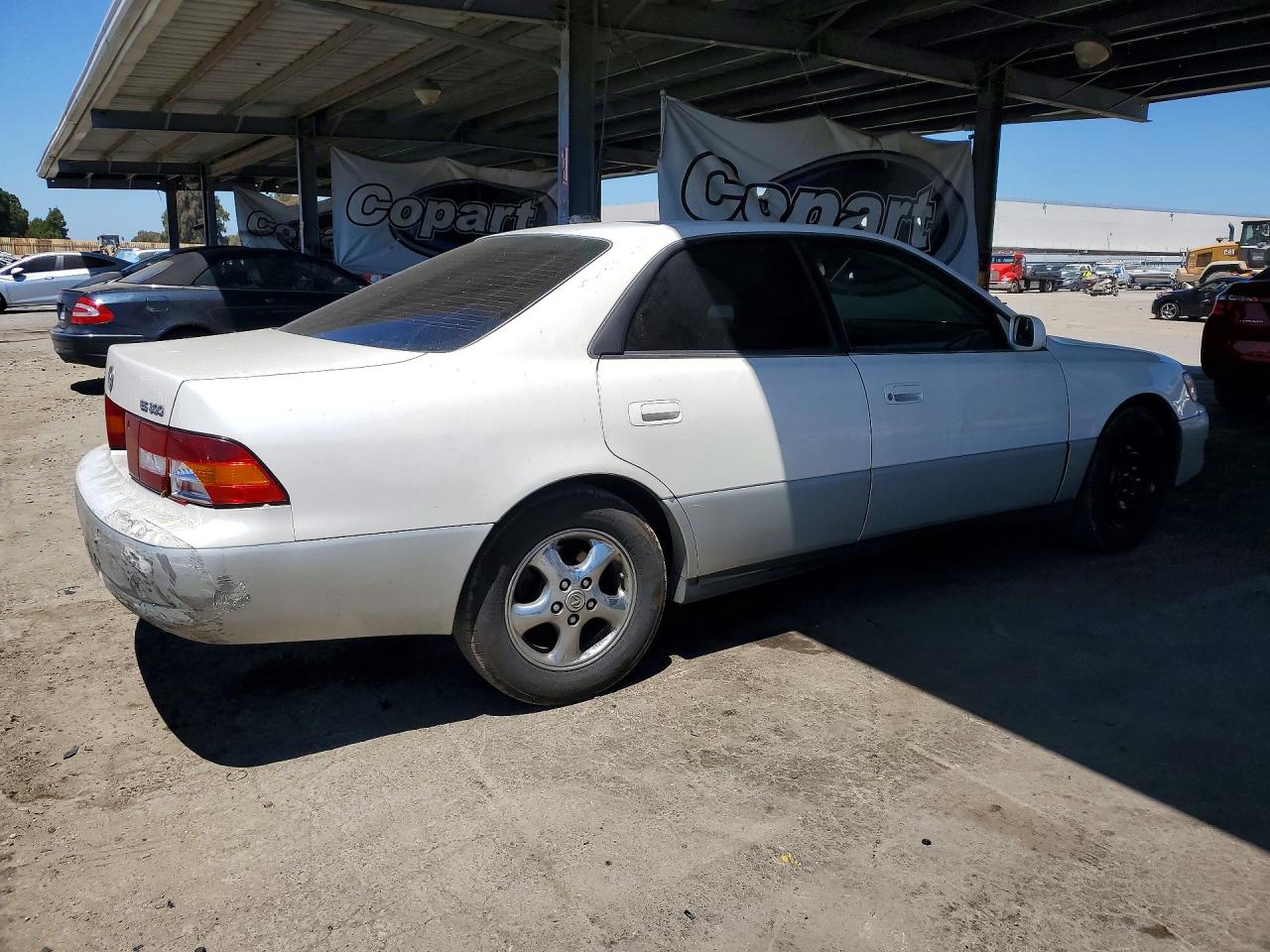 1998 Lexus Es 300 White vin: JT8BF28G4W5051239