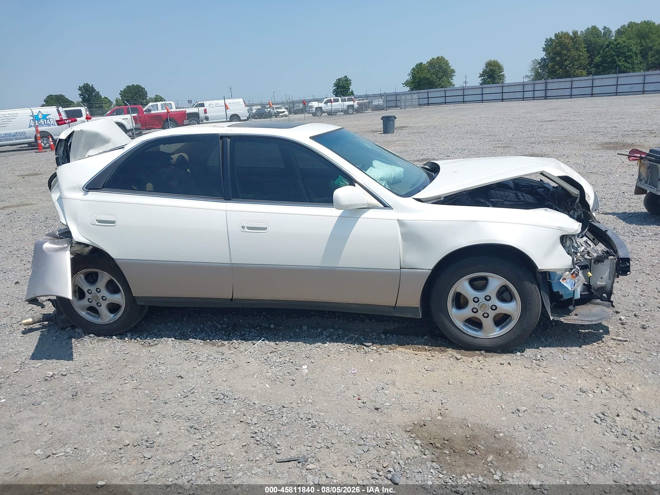 1999 Lexus Es 300 White vin: JT8BF28G4X0164798