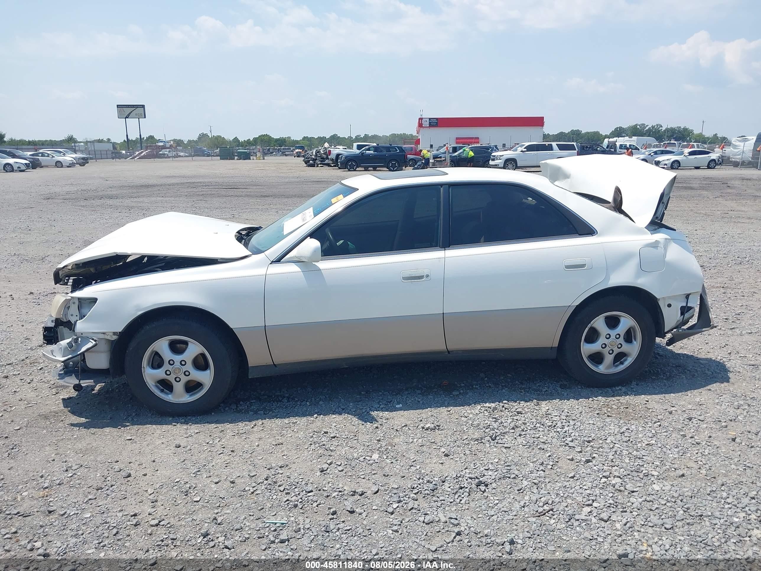 1999 Lexus Es 300 White vin: JT8BF28G4X0164798