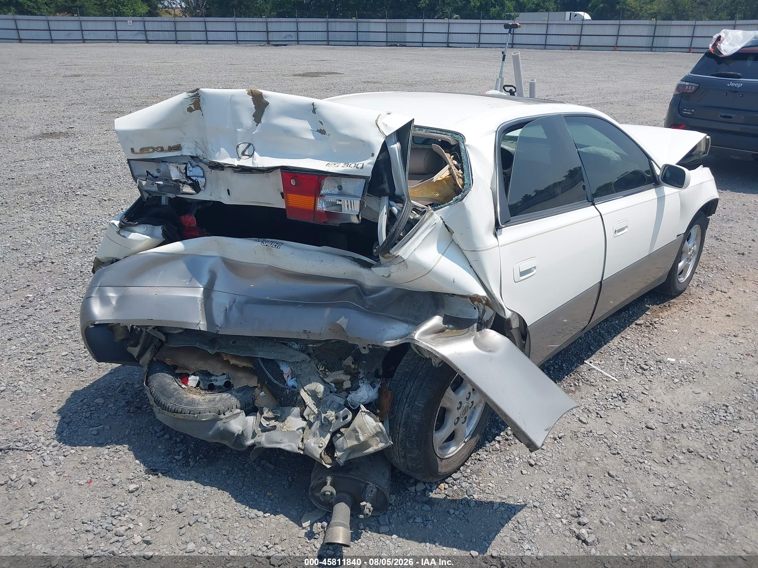 1999 Lexus Es 300 White vin: JT8BF28G4X0164798