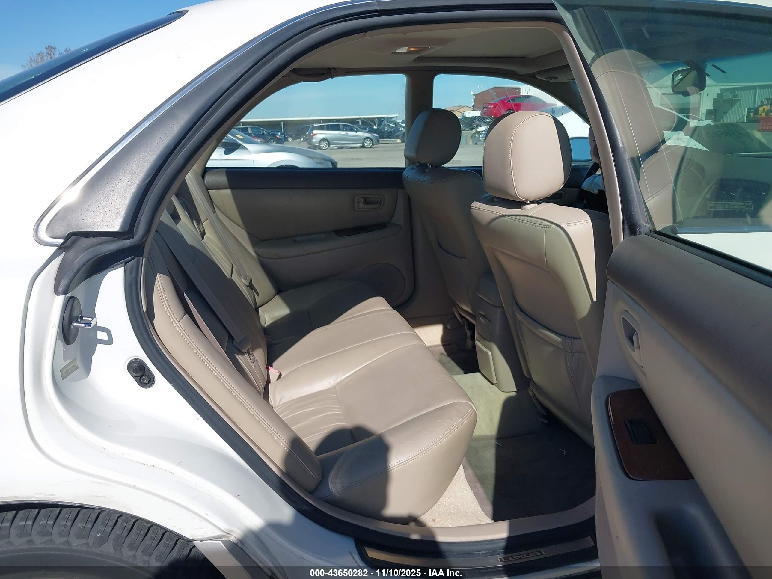 2000 Lexus Es 300 White vin: JT8BF28G4Y5102497