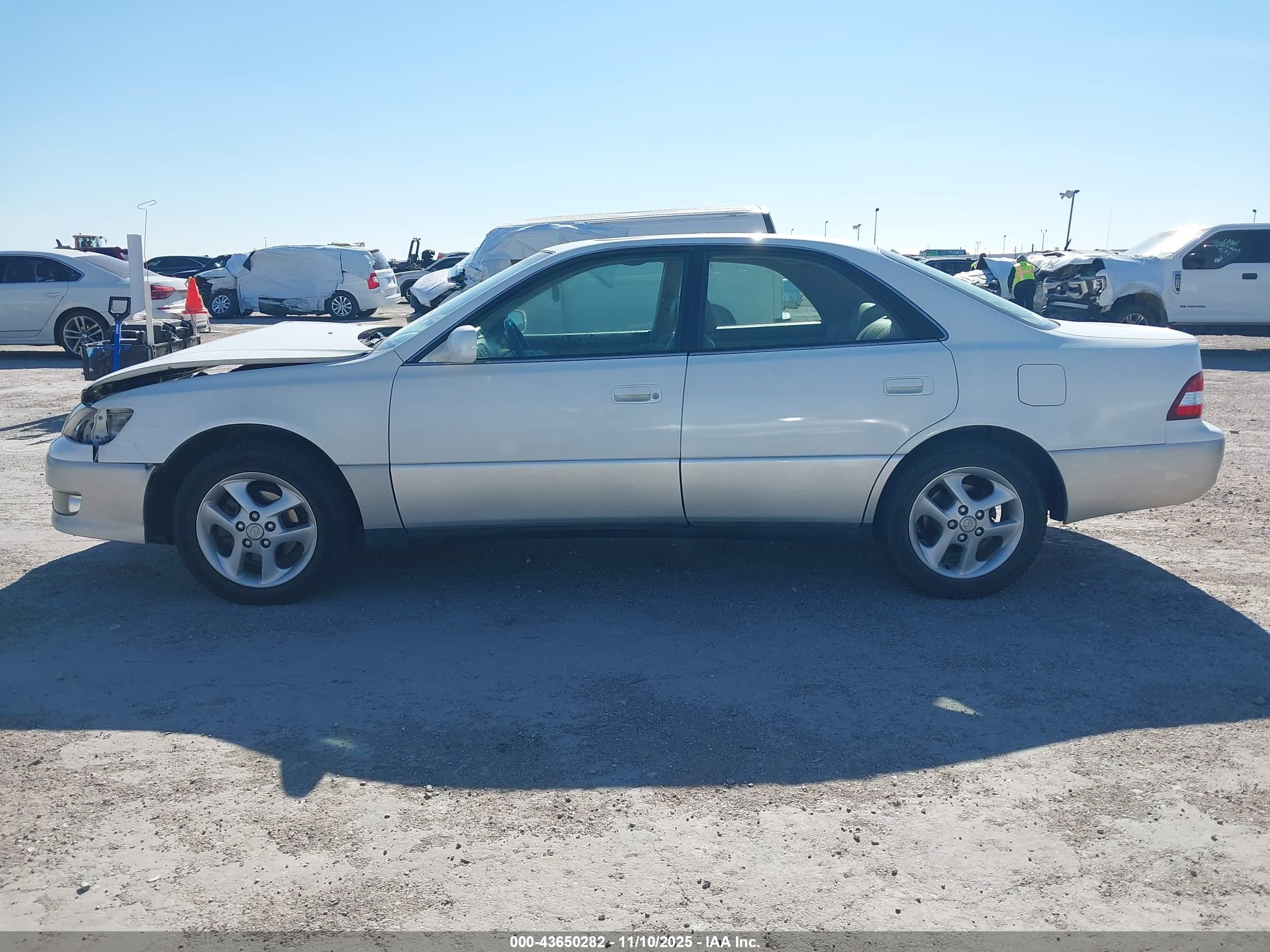 2000 Lexus Es 300 White vin: JT8BF28G4Y5102497