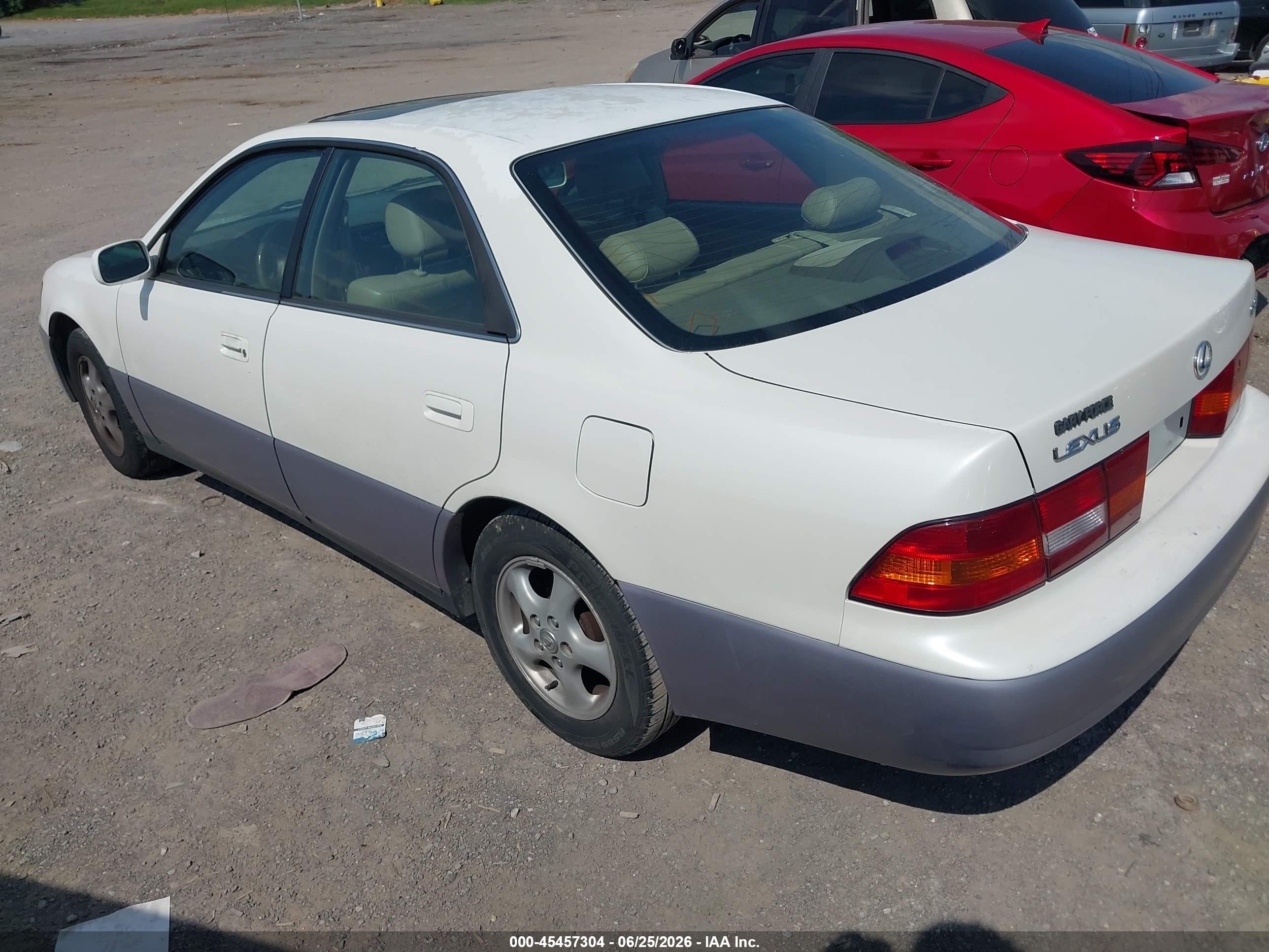 1998 Lexus Es 300   White vin: JT8BF28G5W5024986