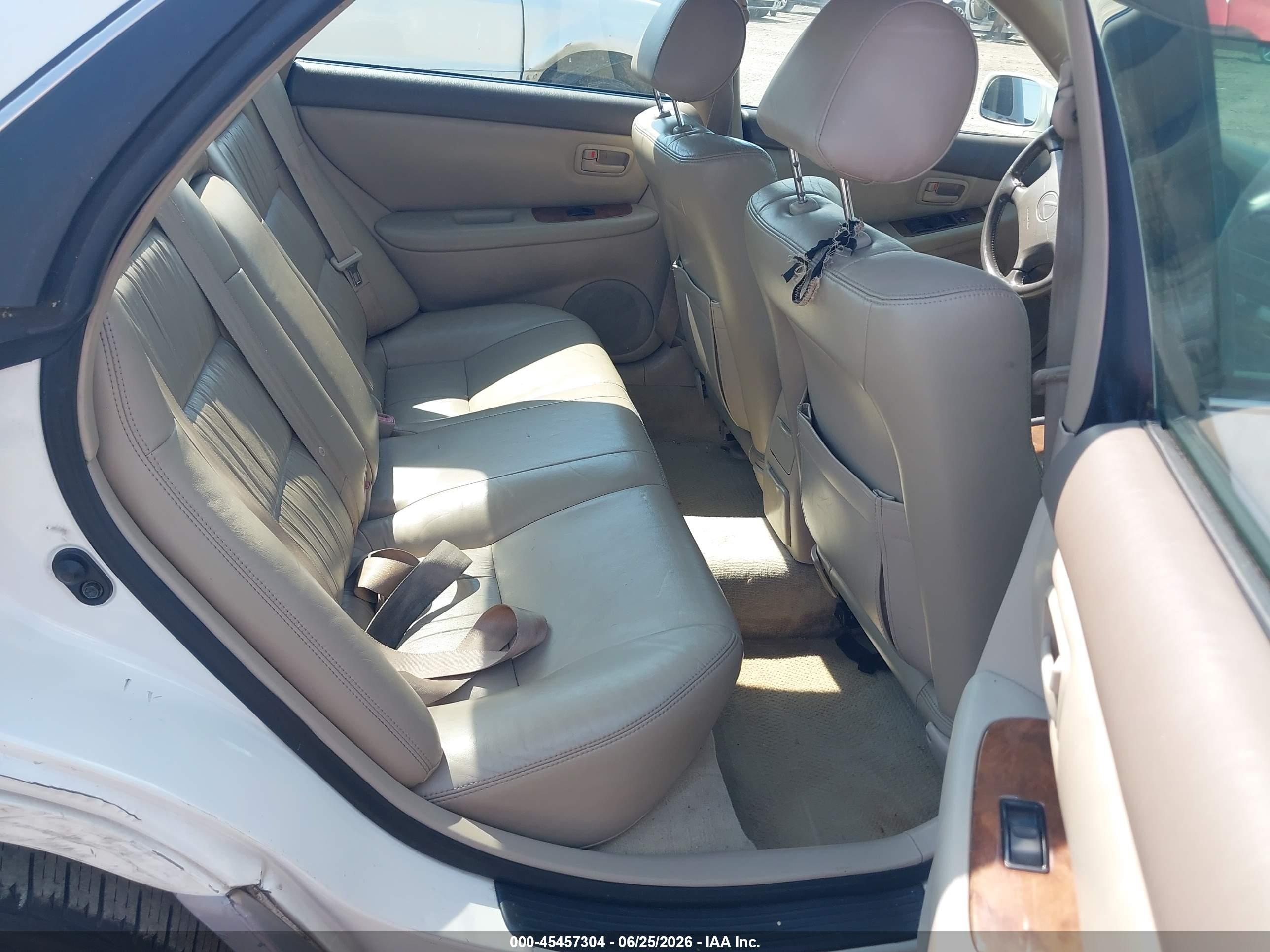 1998 Lexus Es 300   White vin: JT8BF28G5W5024986