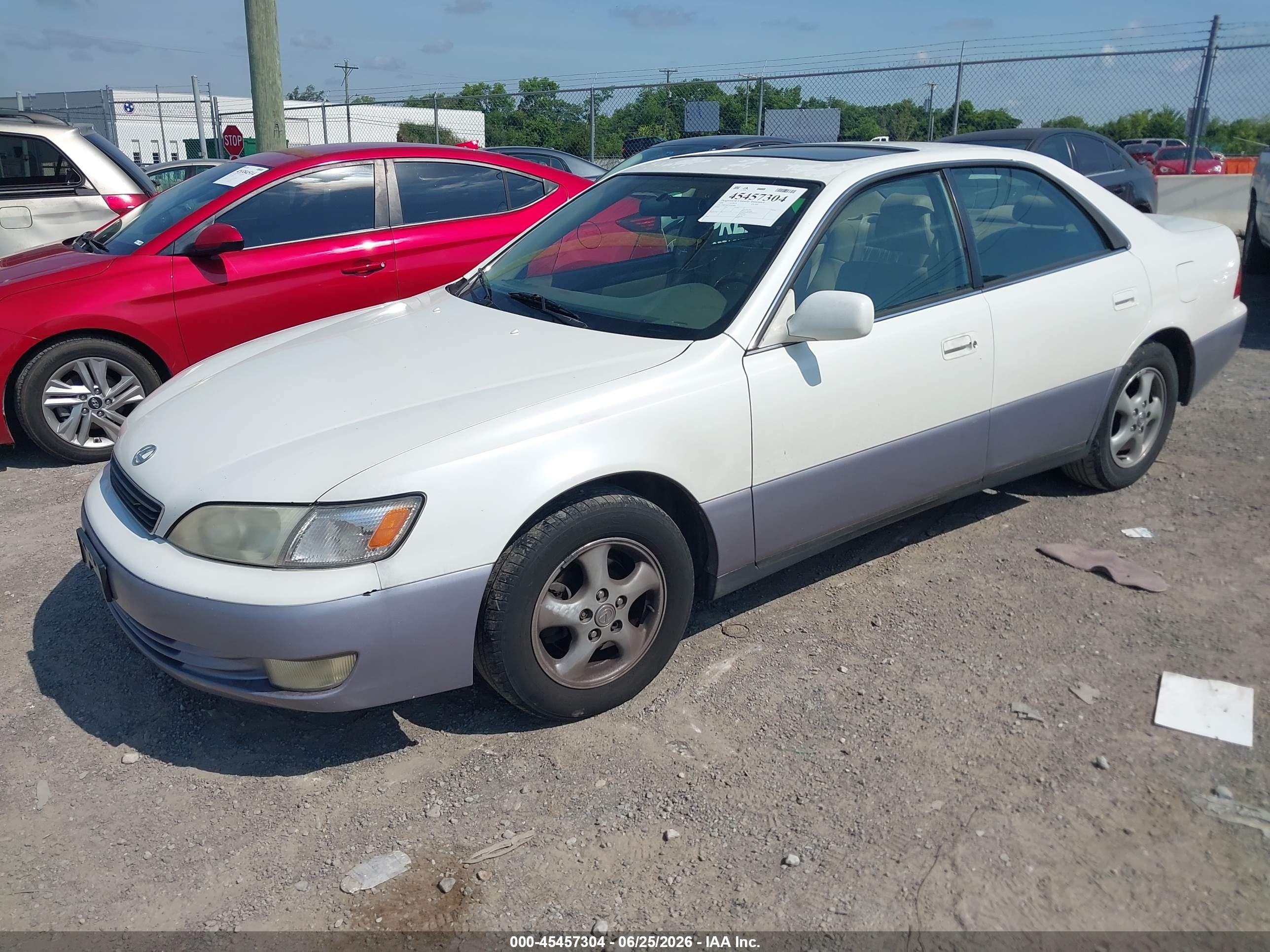 1998 Lexus Es 300   White vin: JT8BF28G5W5024986