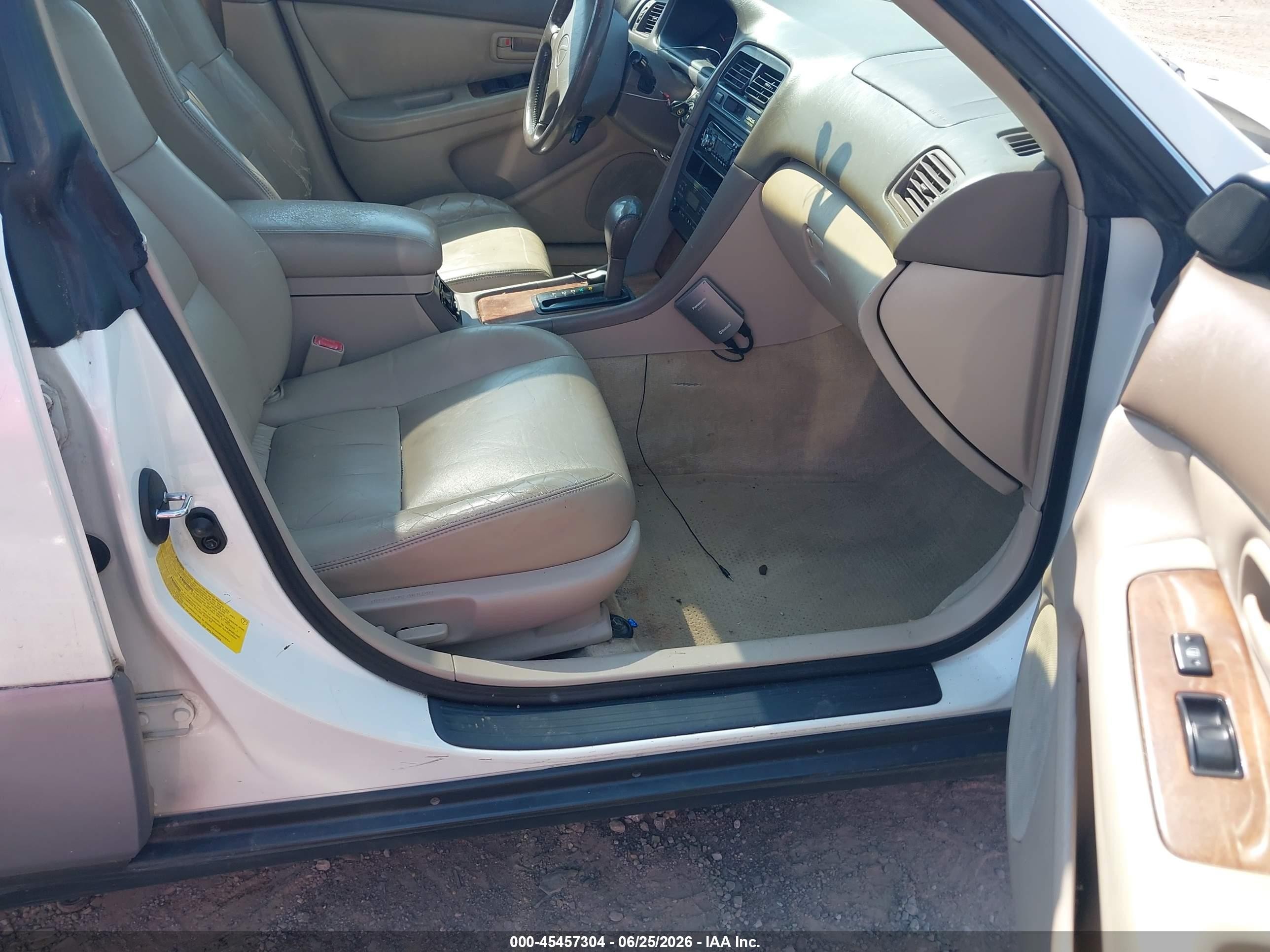 1998 Lexus Es 300   White vin: JT8BF28G5W5024986