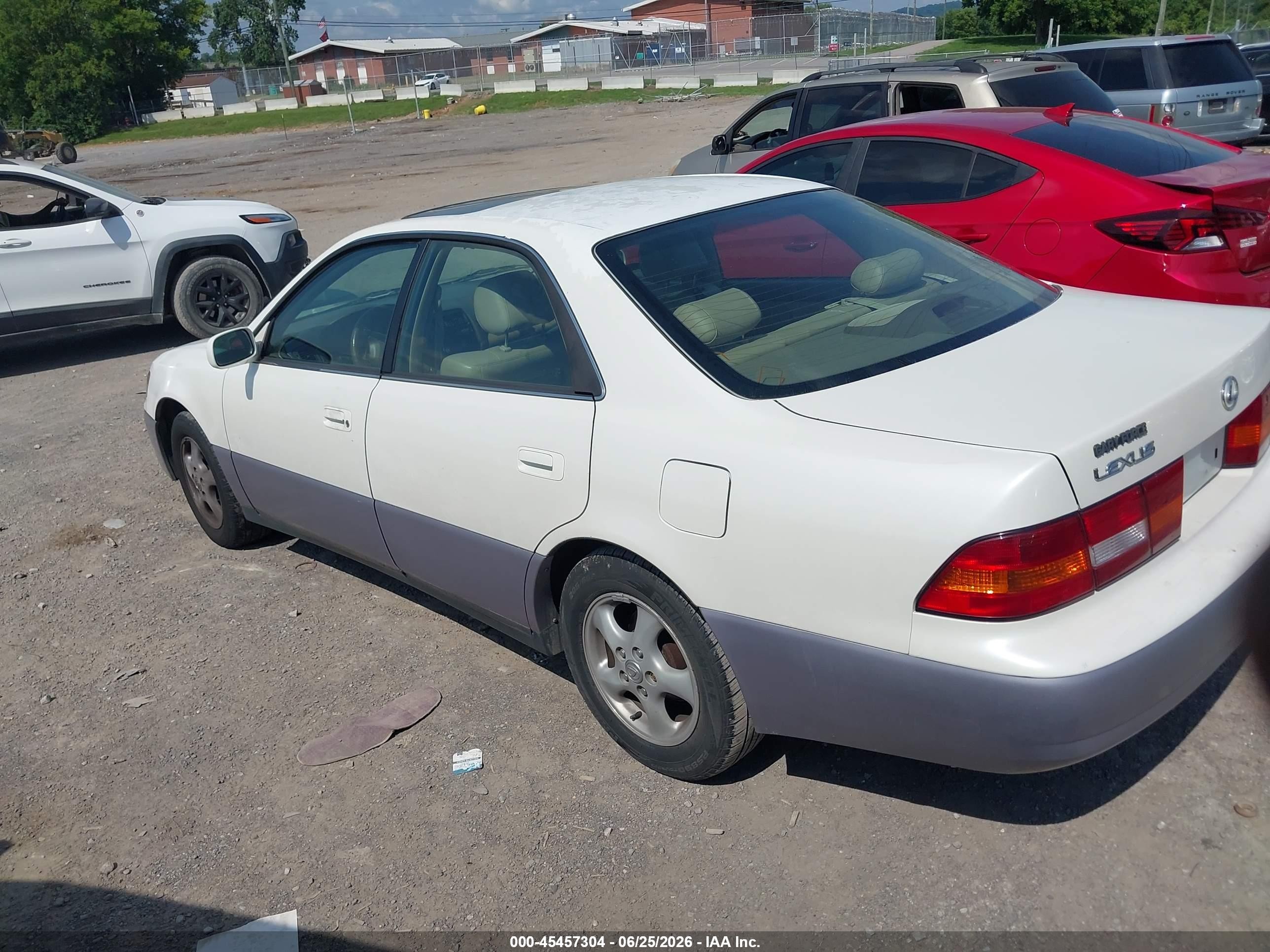 1998 Lexus Es 300   White vin: JT8BF28G5W5024986
