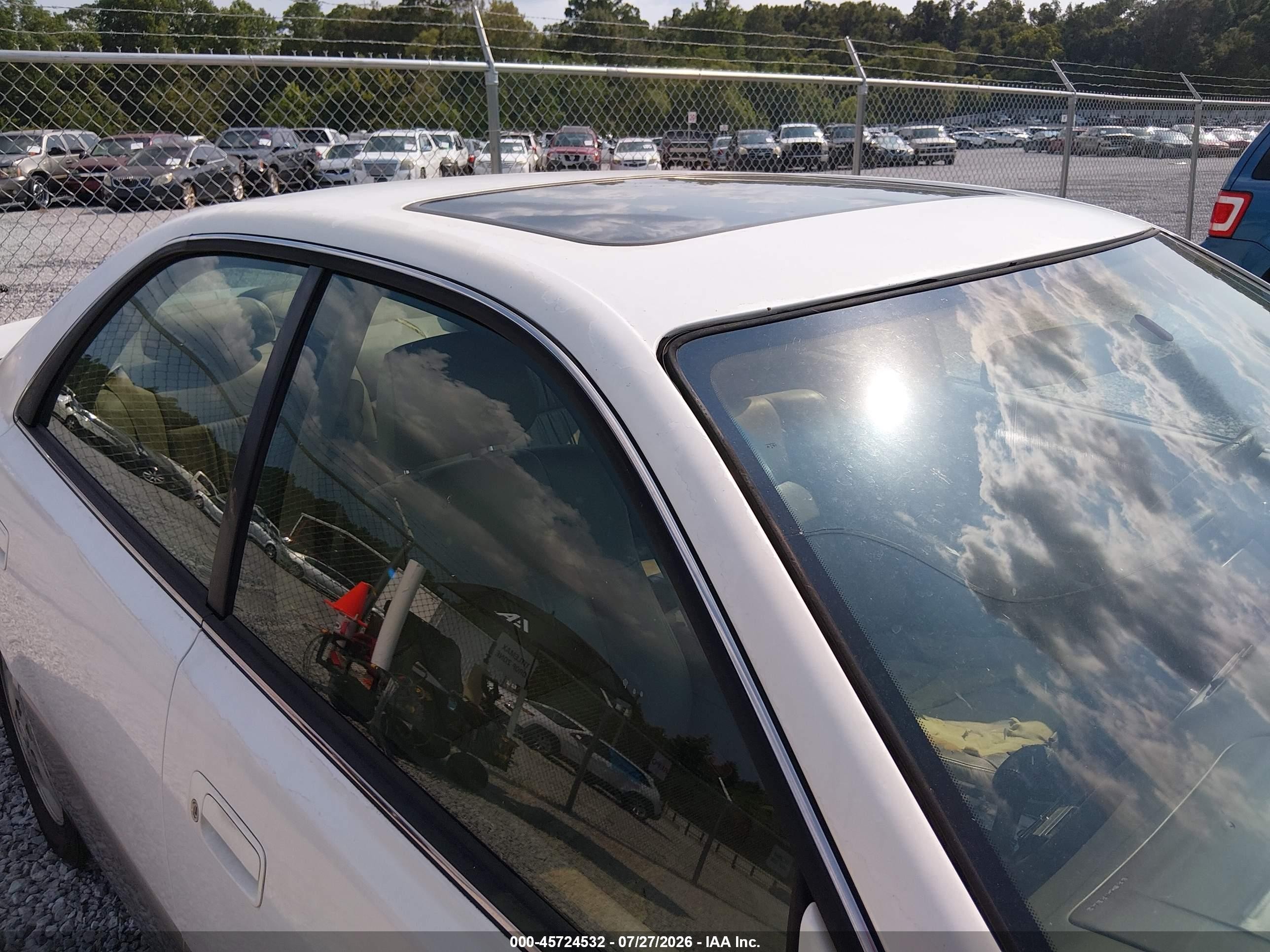 1998 Lexus Es 300   Белый vin: JT8BF28G5W5040539