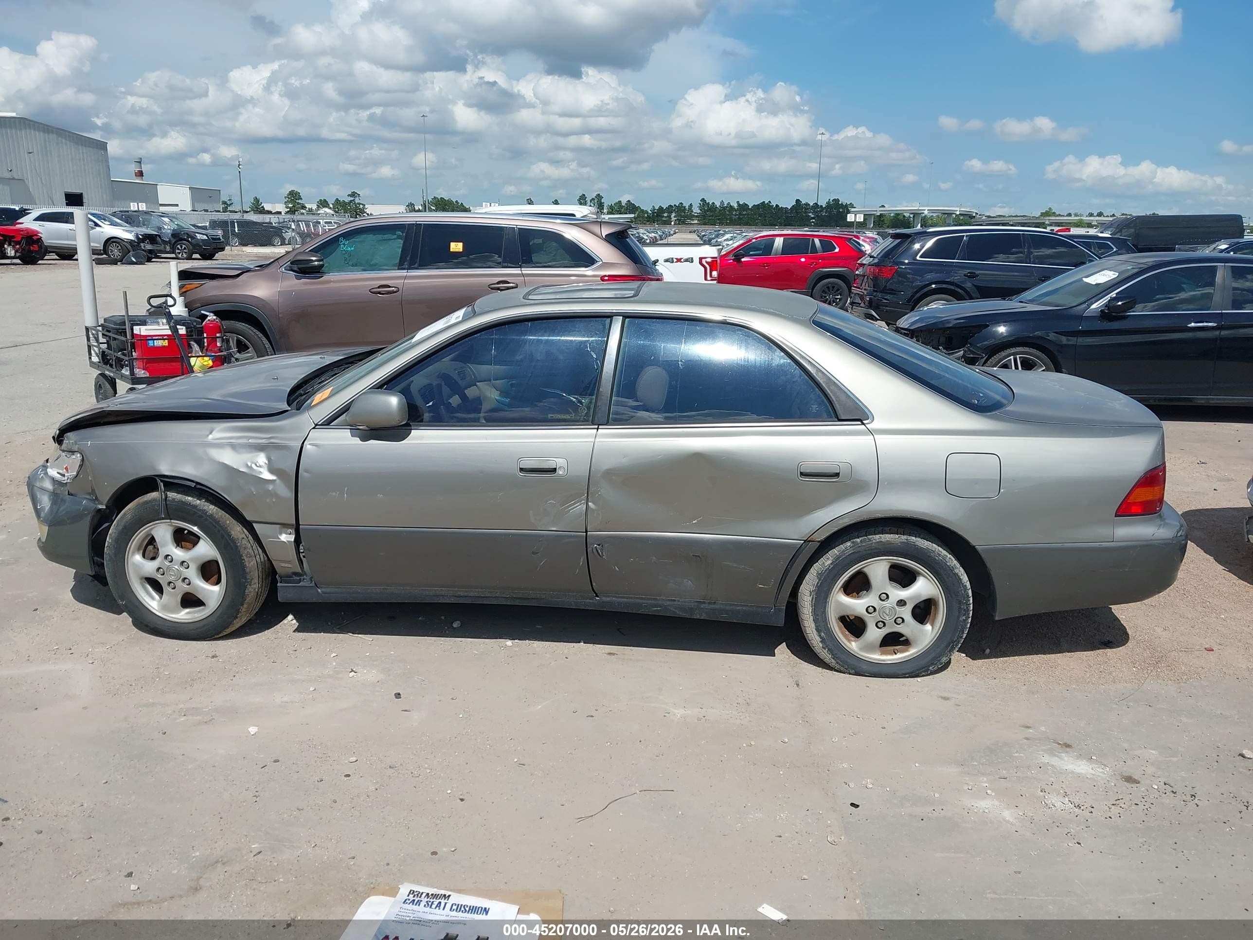 1998 Lexus Es 300 Beige vin: JT8BF28G5W5042744