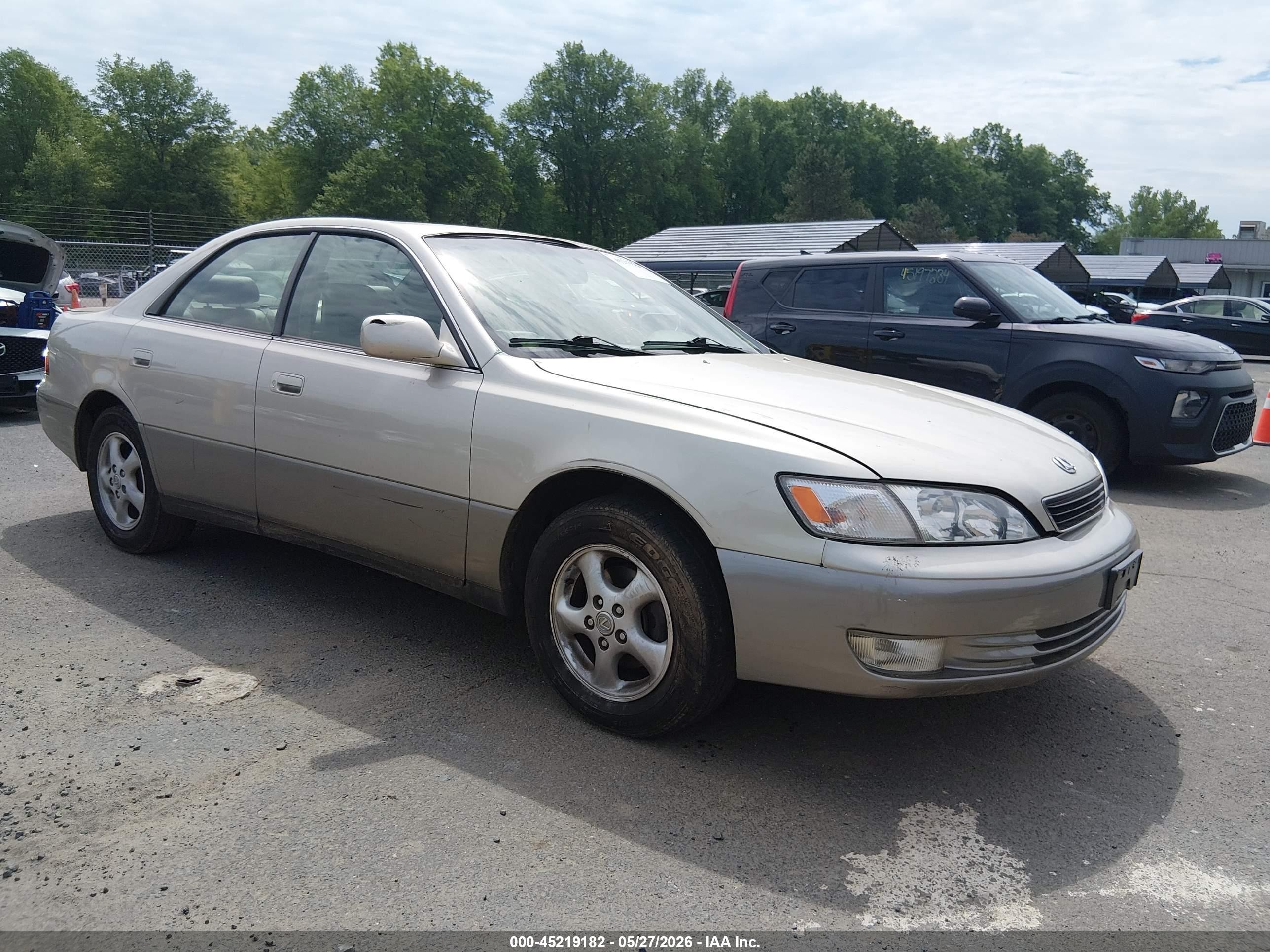 1999 Lexus Es 300   Beige vin: JT8BF28G5X5059142