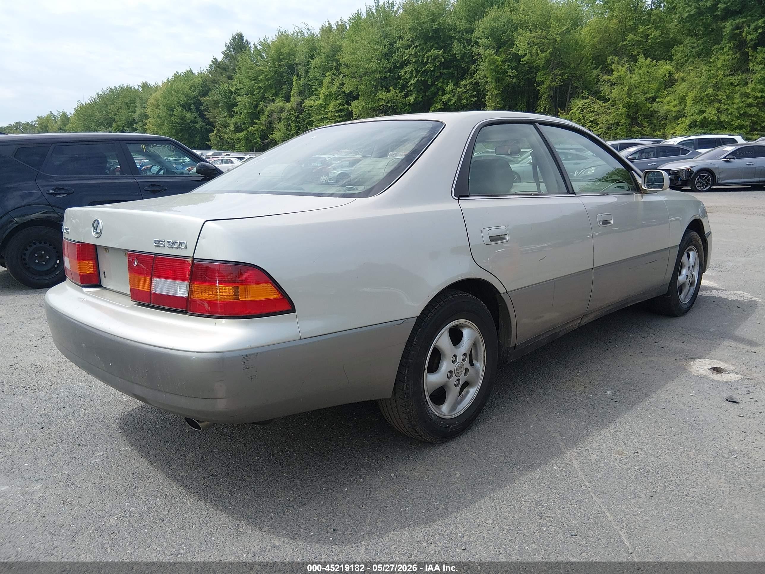 1999 Lexus Es 300   Beige vin: JT8BF28G5X5059142