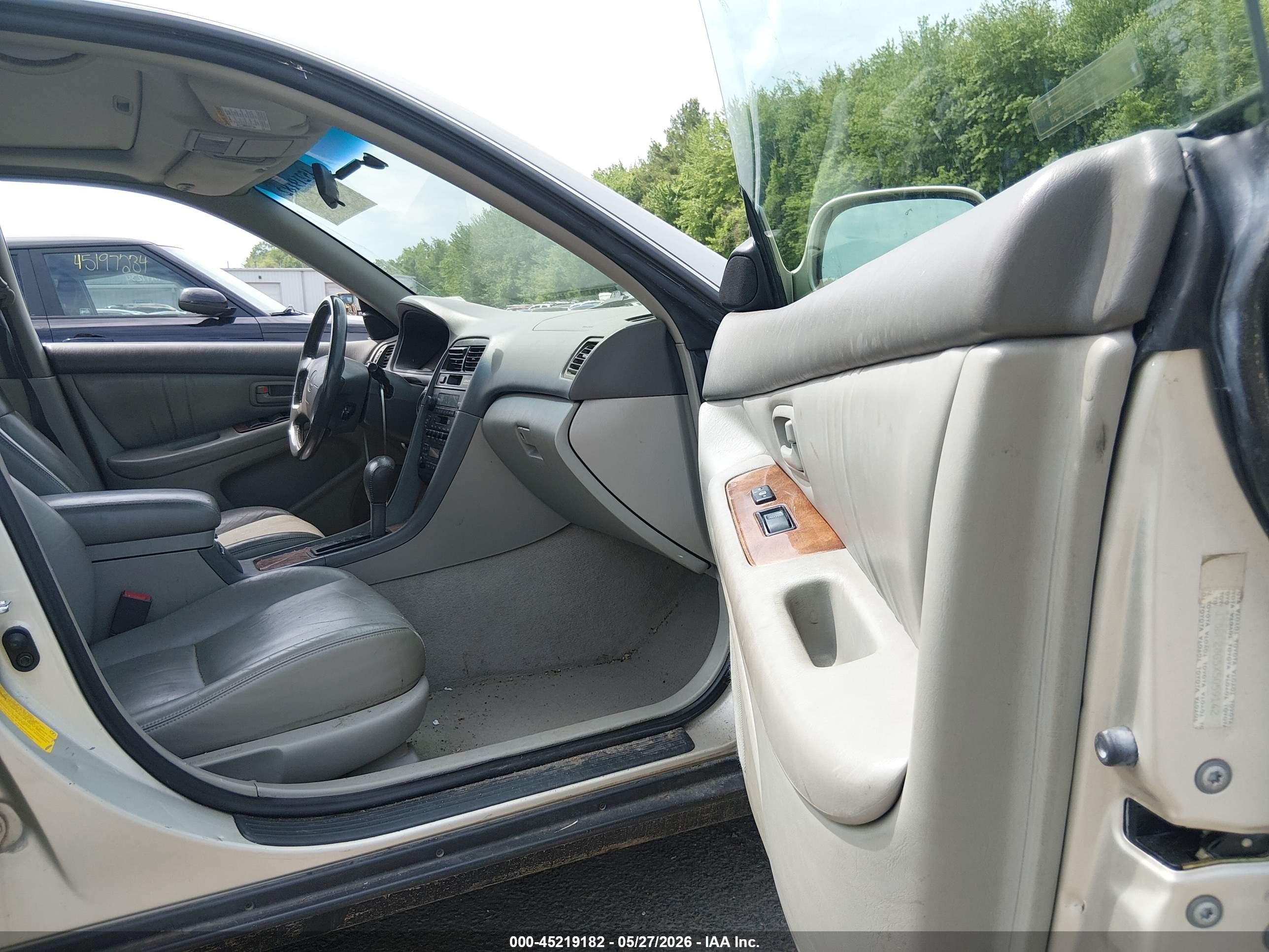 1999 Lexus Es 300   Beige vin: JT8BF28G5X5059142