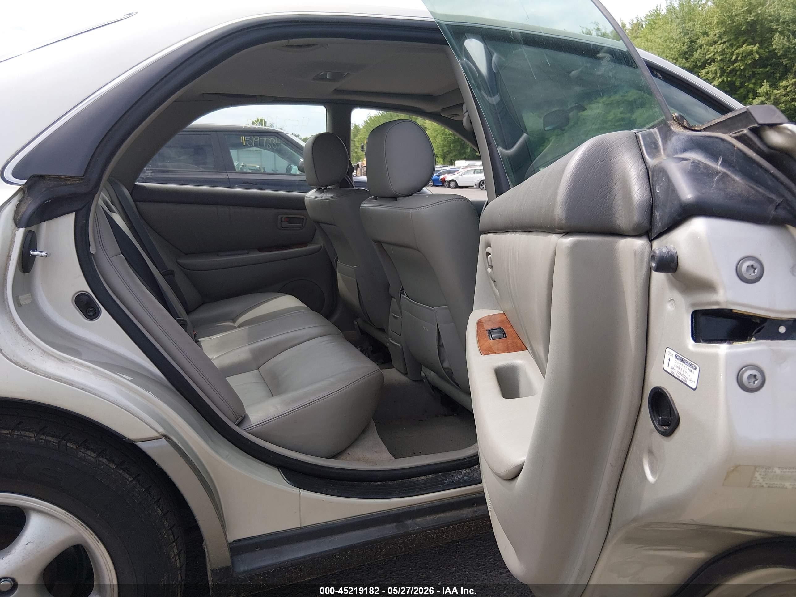 1999 Lexus Es 300   Beige vin: JT8BF28G5X5059142