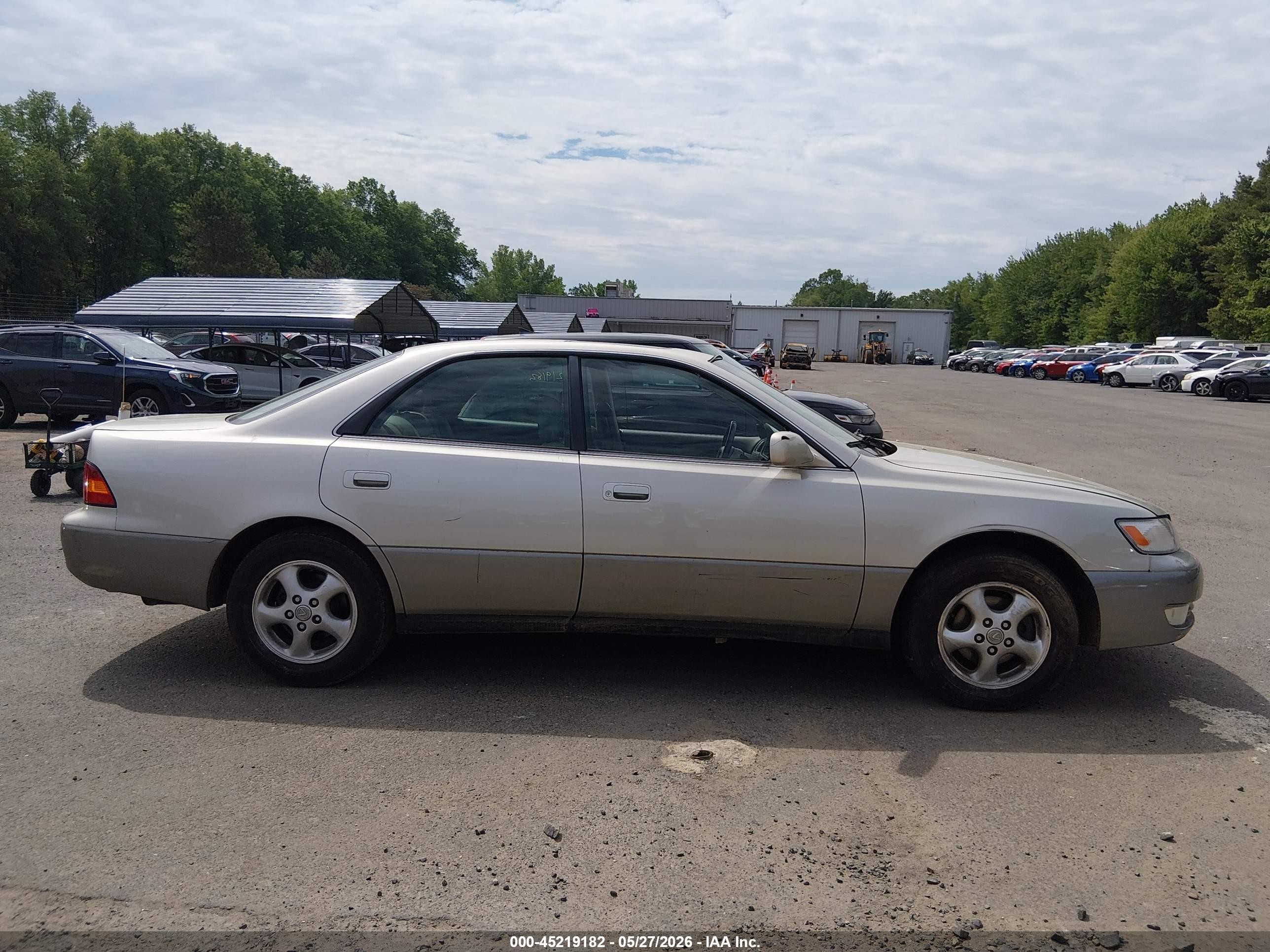 1999 Lexus Es 300   Beige vin: JT8BF28G5X5059142