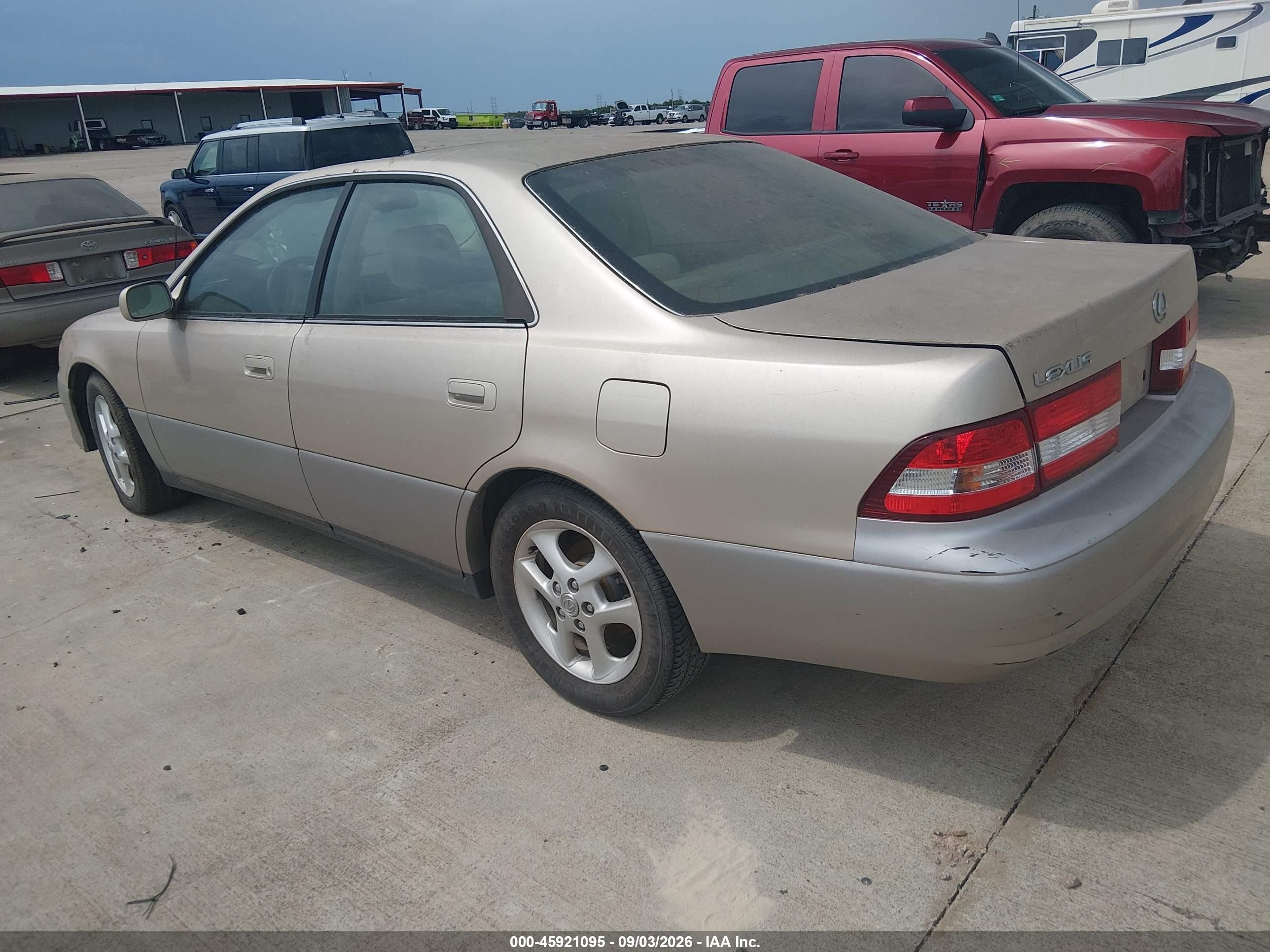2000 Lexus Es 300   Gold vin: JT8BF28G5Y0271571