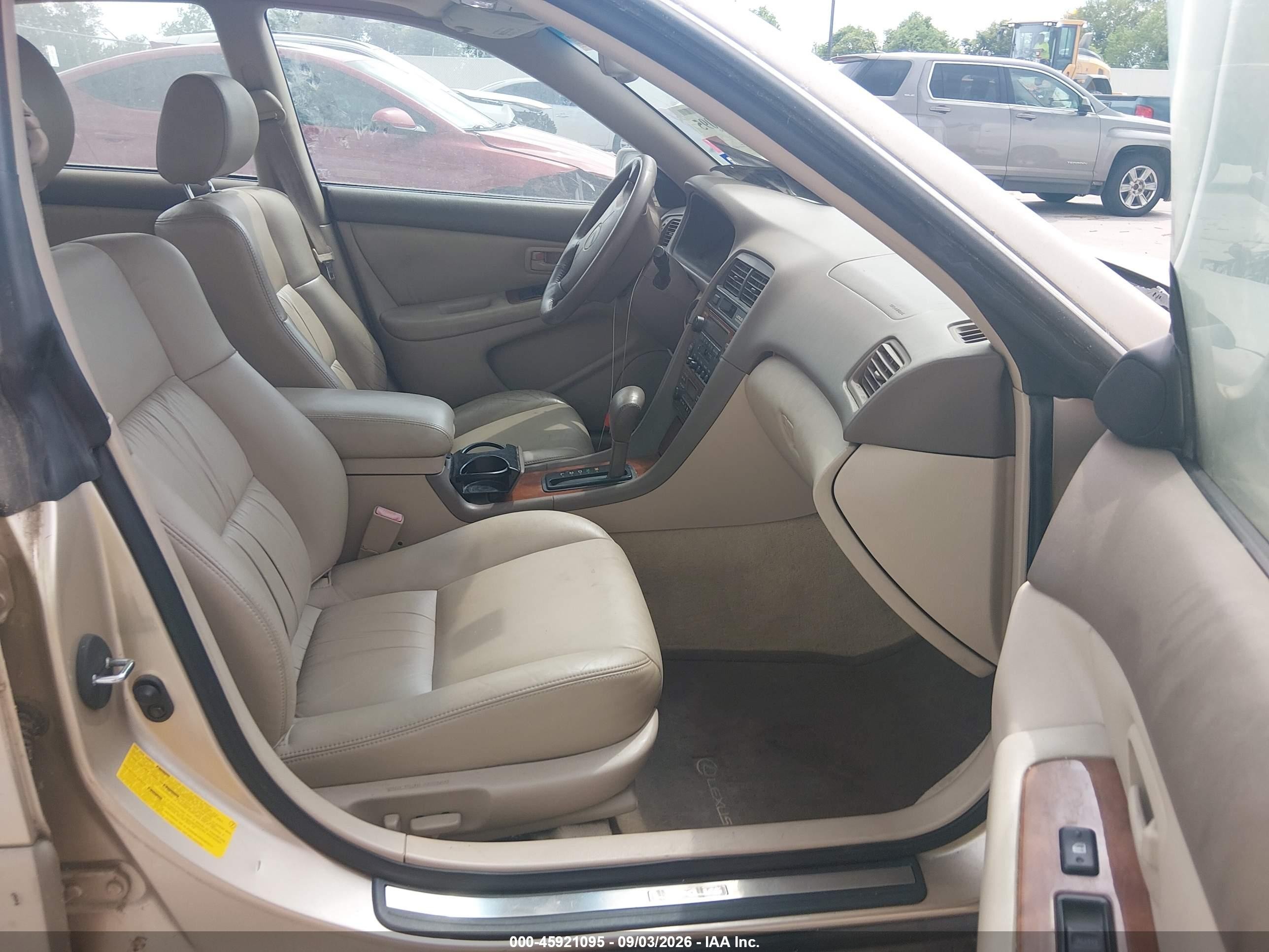 2000 Lexus Es 300   Gold vin: JT8BF28G5Y0271571