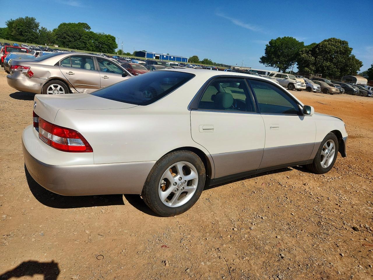 2001 Lexus Es 300 Белый vin: JT8BF28G710307640