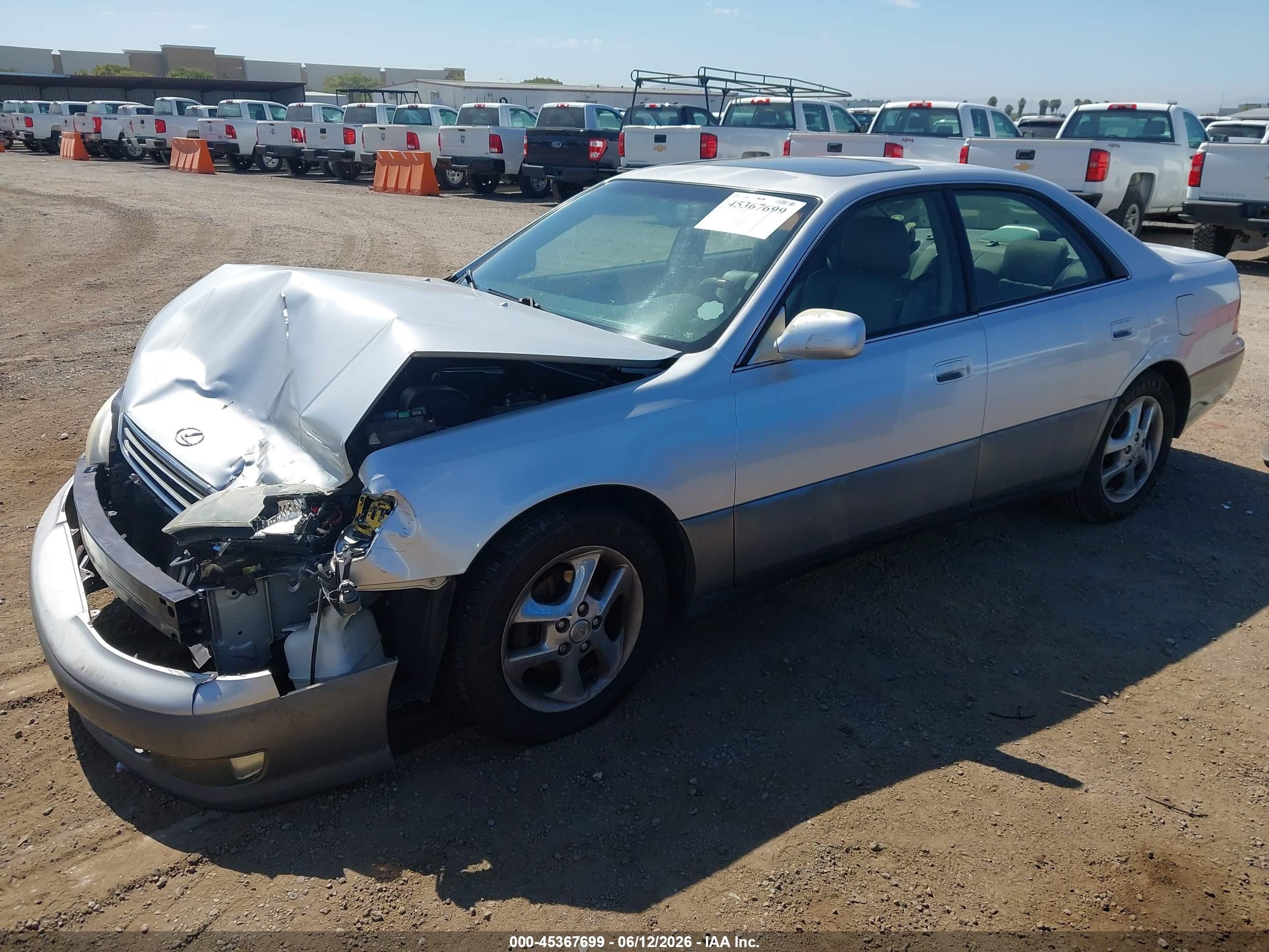 2001 Lexus Es 300   Серебряный vin: JT8BF28G710333476