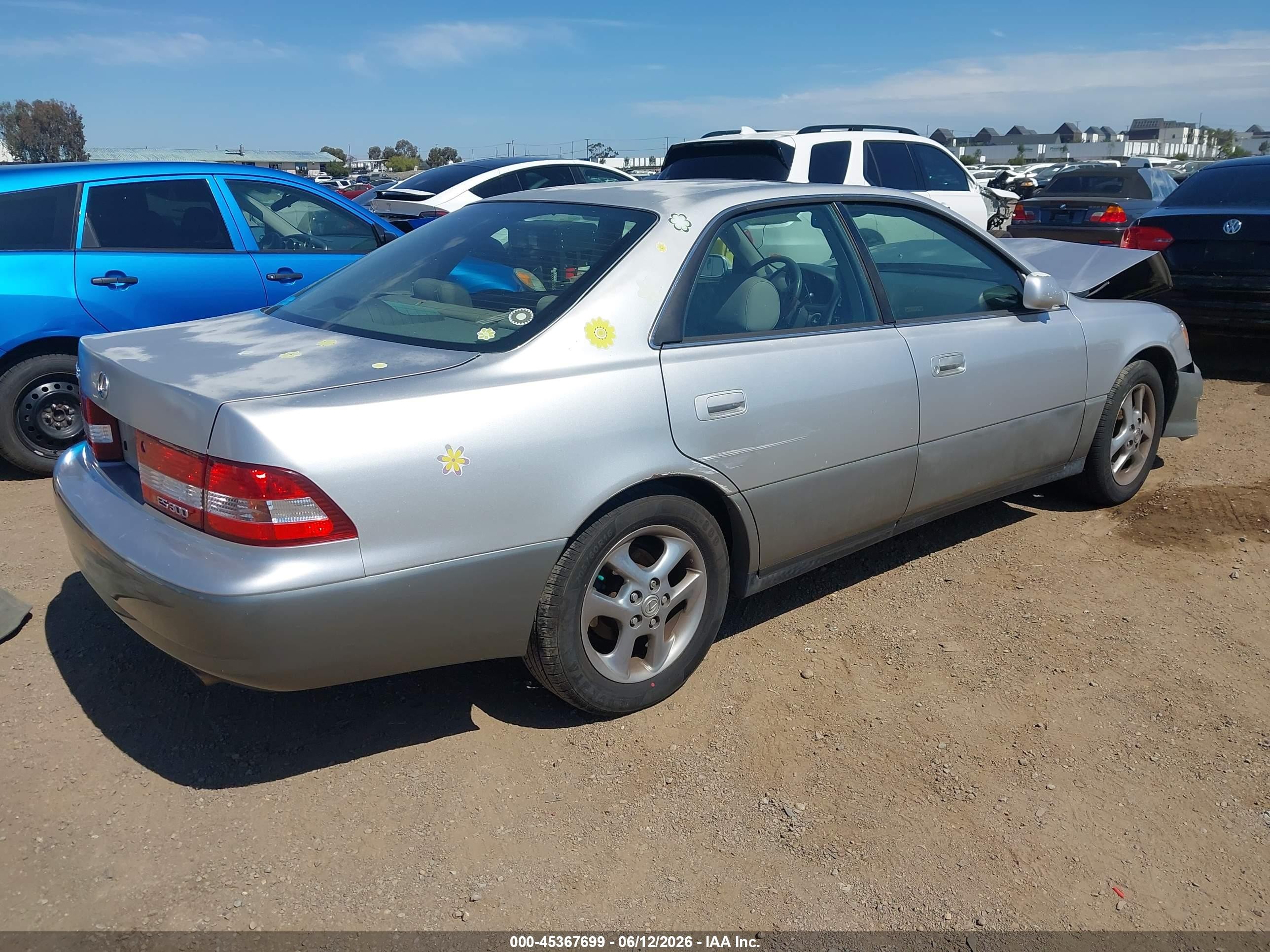 2001 Lexus Es 300   Серебряный vin: JT8BF28G710333476