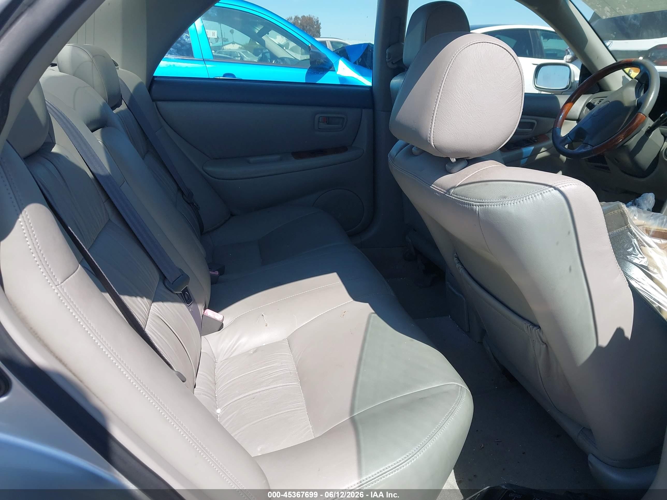 2001 Lexus Es 300   Серебряный vin: JT8BF28G710333476