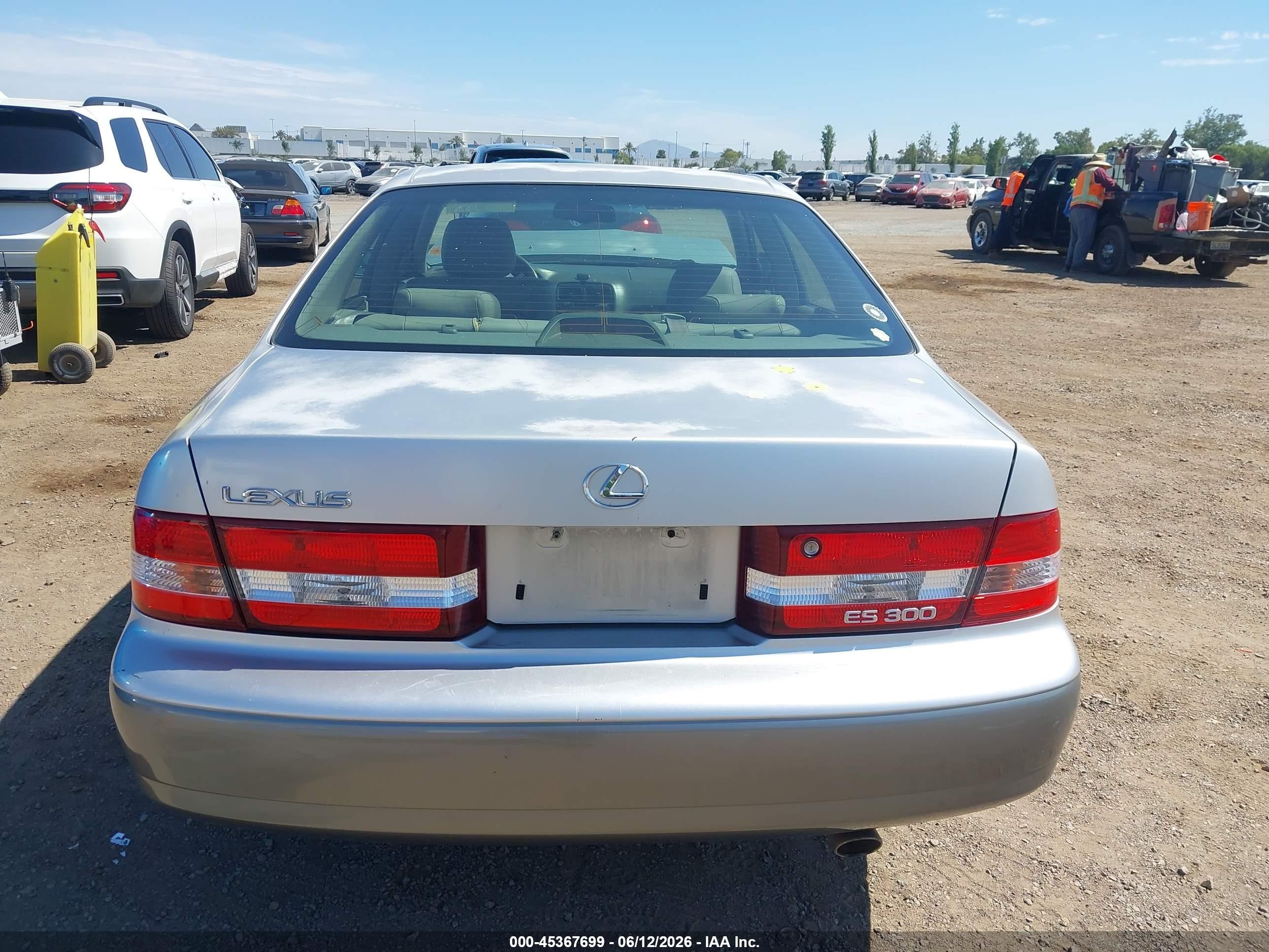 2001 Lexus Es 300   Серебряный vin: JT8BF28G710333476