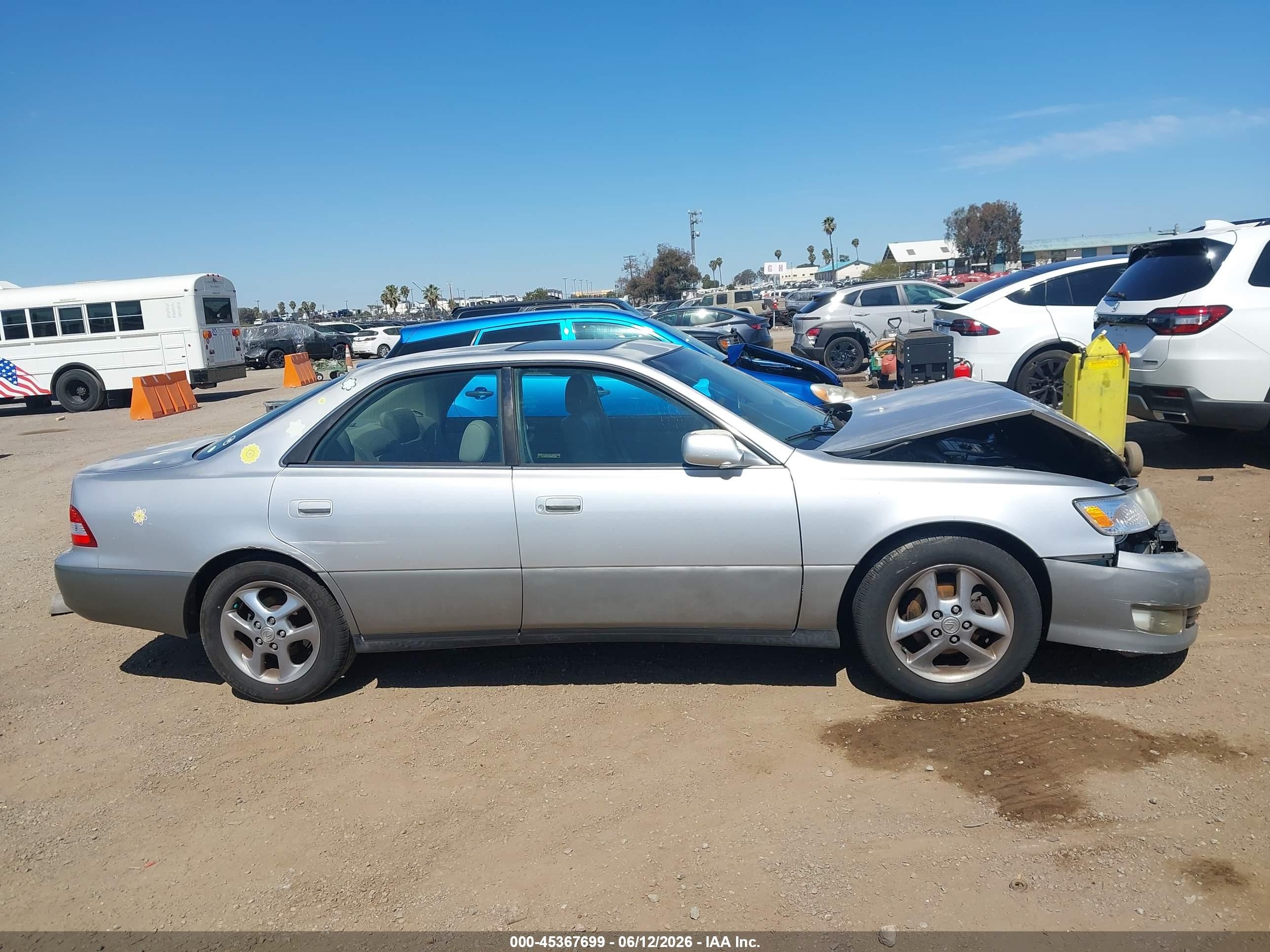 2001 Lexus Es 300   Серебряный vin: JT8BF28G710333476