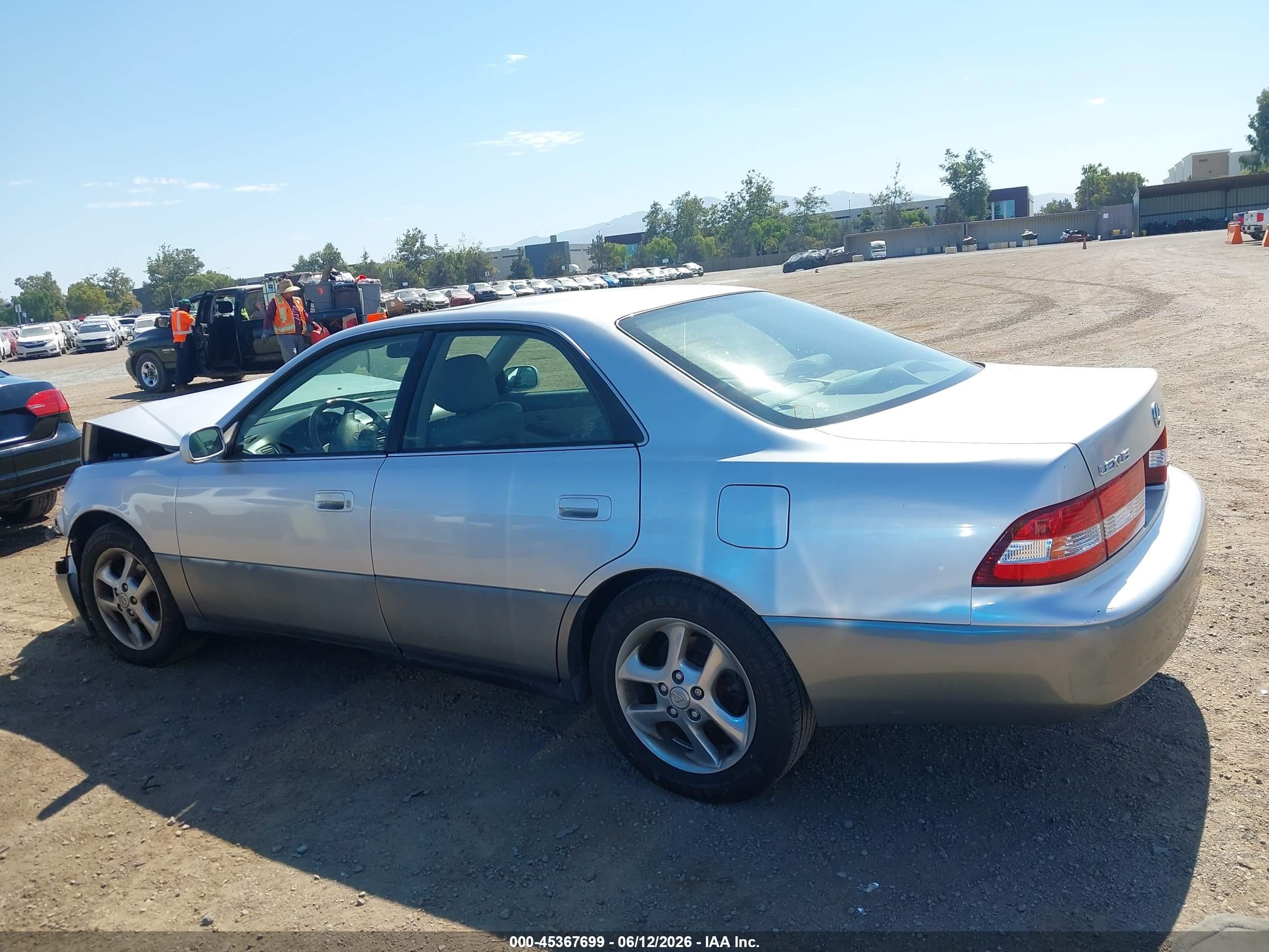 2001 Lexus Es 300   Серебряный vin: JT8BF28G710333476