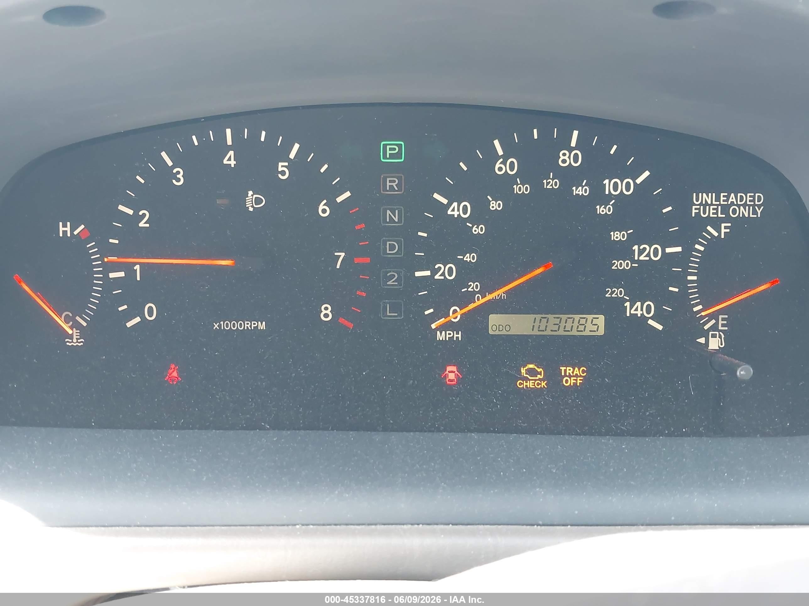 2001 Lexus Es 300   White vin: JT8BF28G715104671