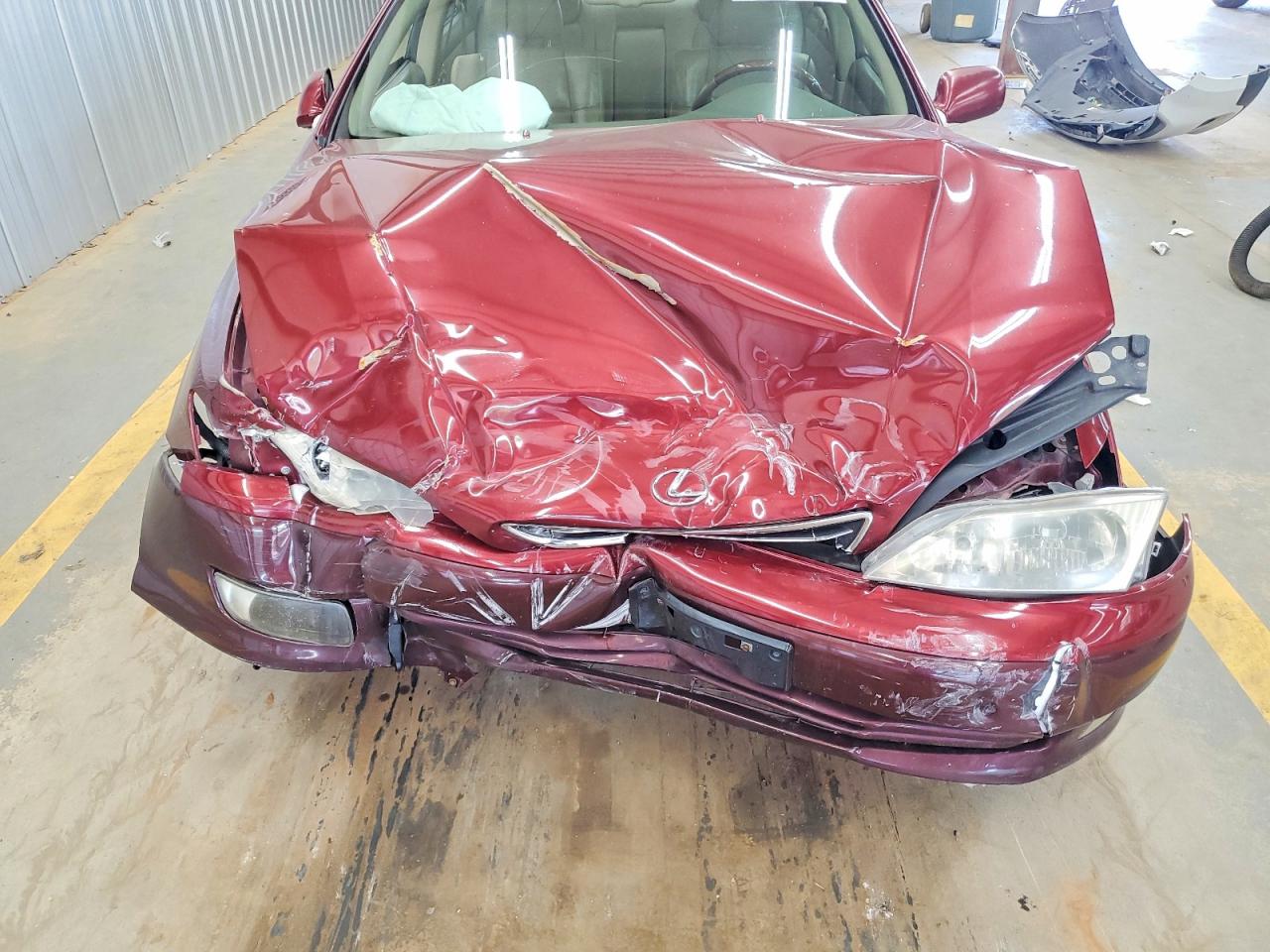 2001 Lexus Es 300 Burgundy vin: JT8BF28G715111328