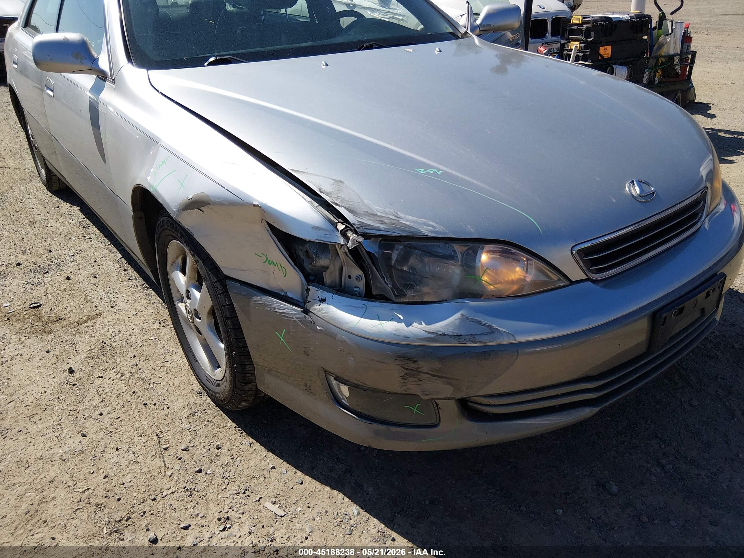 2001 Lexus Es 300   Silver vin: JT8BF28G715111796