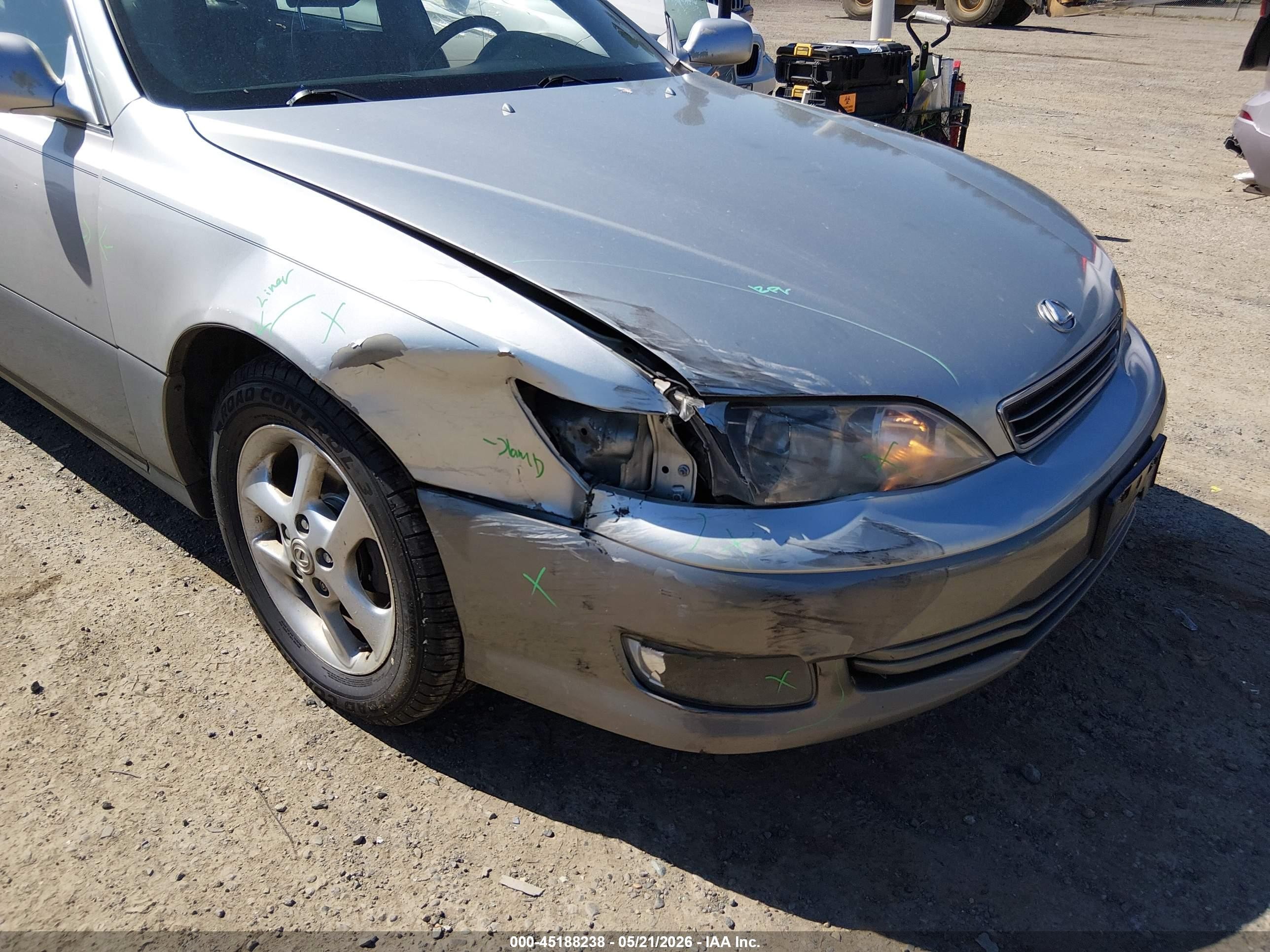 2001 Lexus Es 300   Silver vin: JT8BF28G715111796