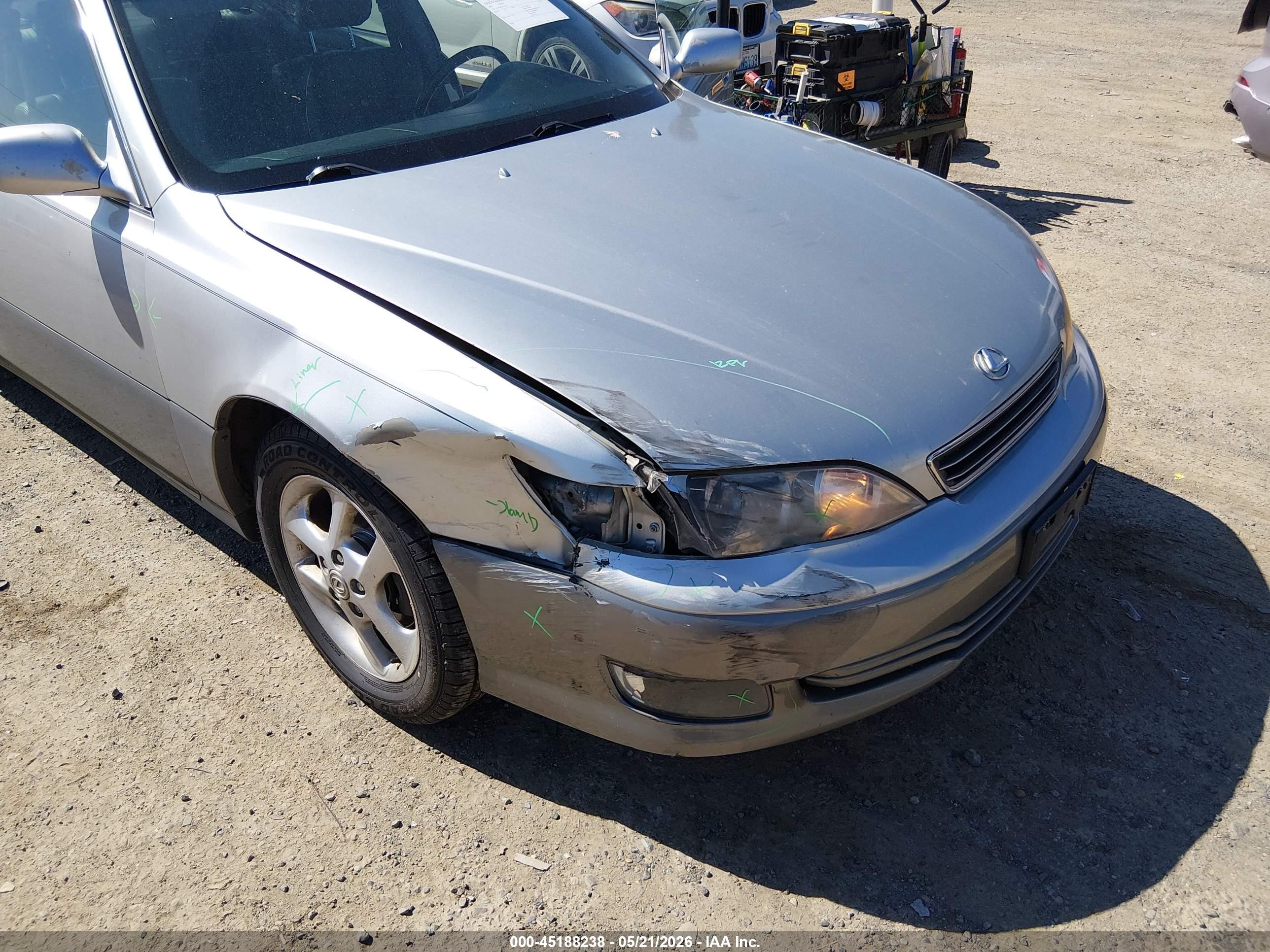 2001 Lexus Es 300   Silver vin: JT8BF28G715111796