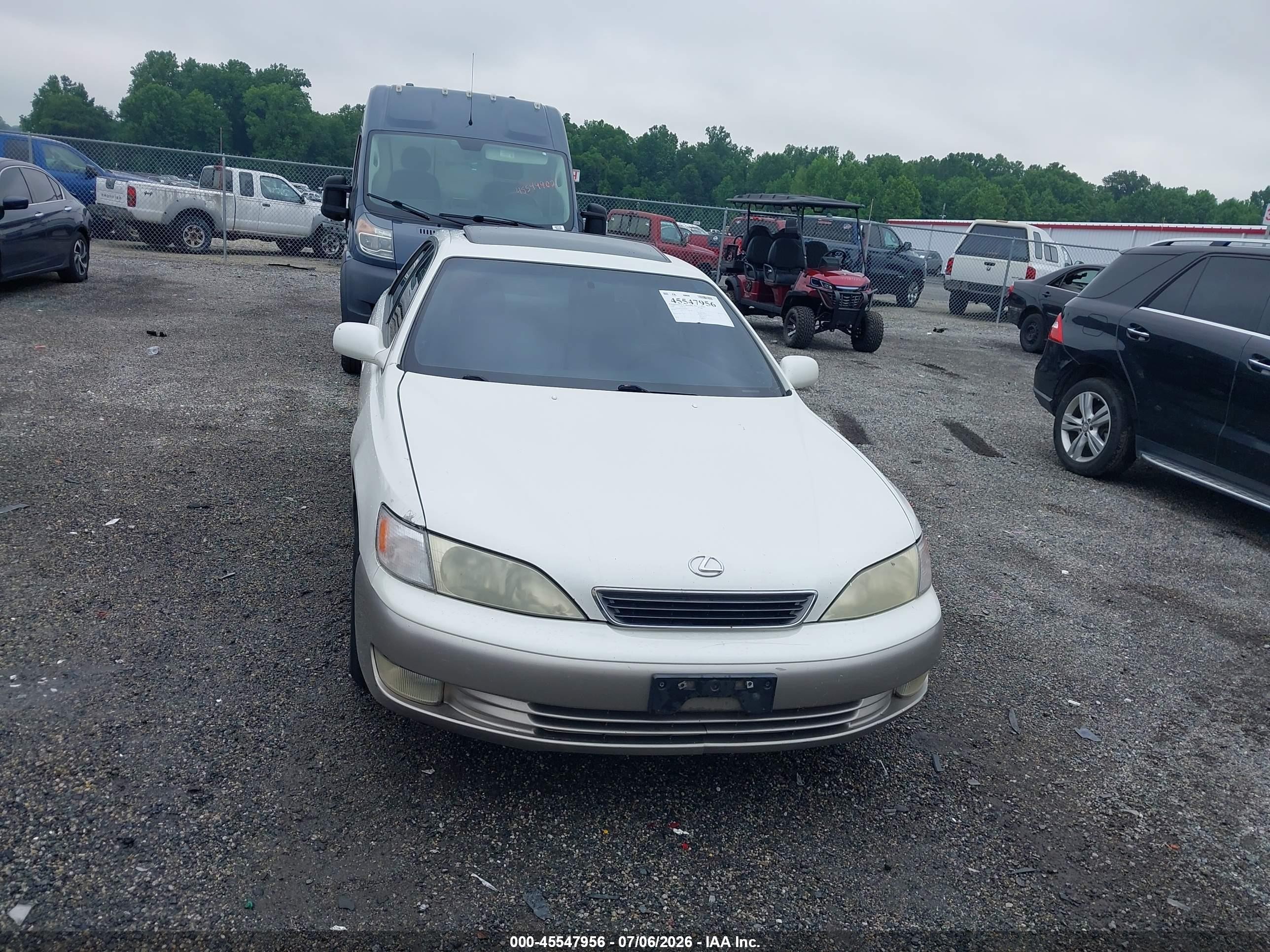 1998 Lexus Es 300   White vin: JT8BF28G7W5039134