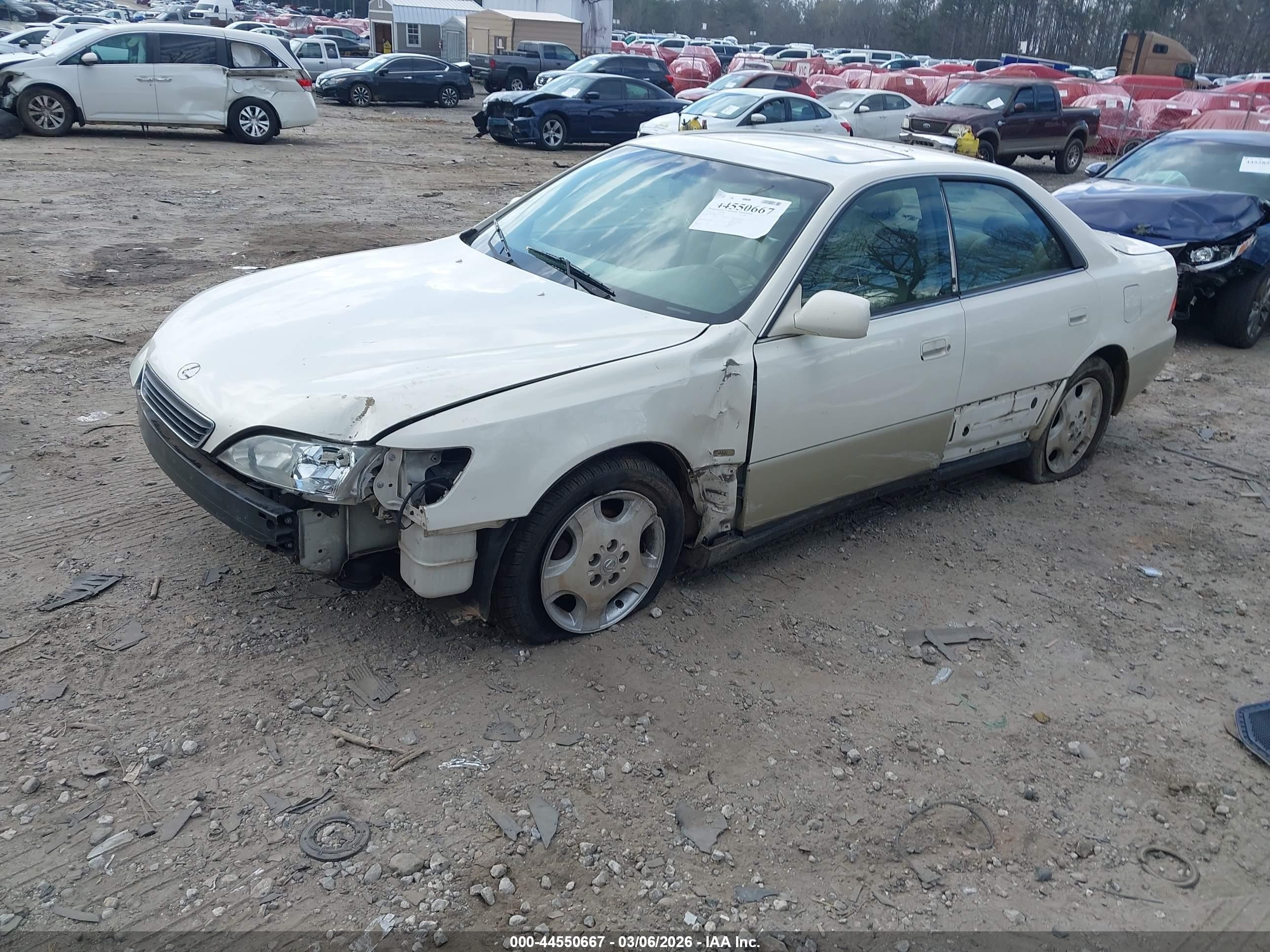 1999 Lexus Es 300   White vin: JT8BF28G7X0215338