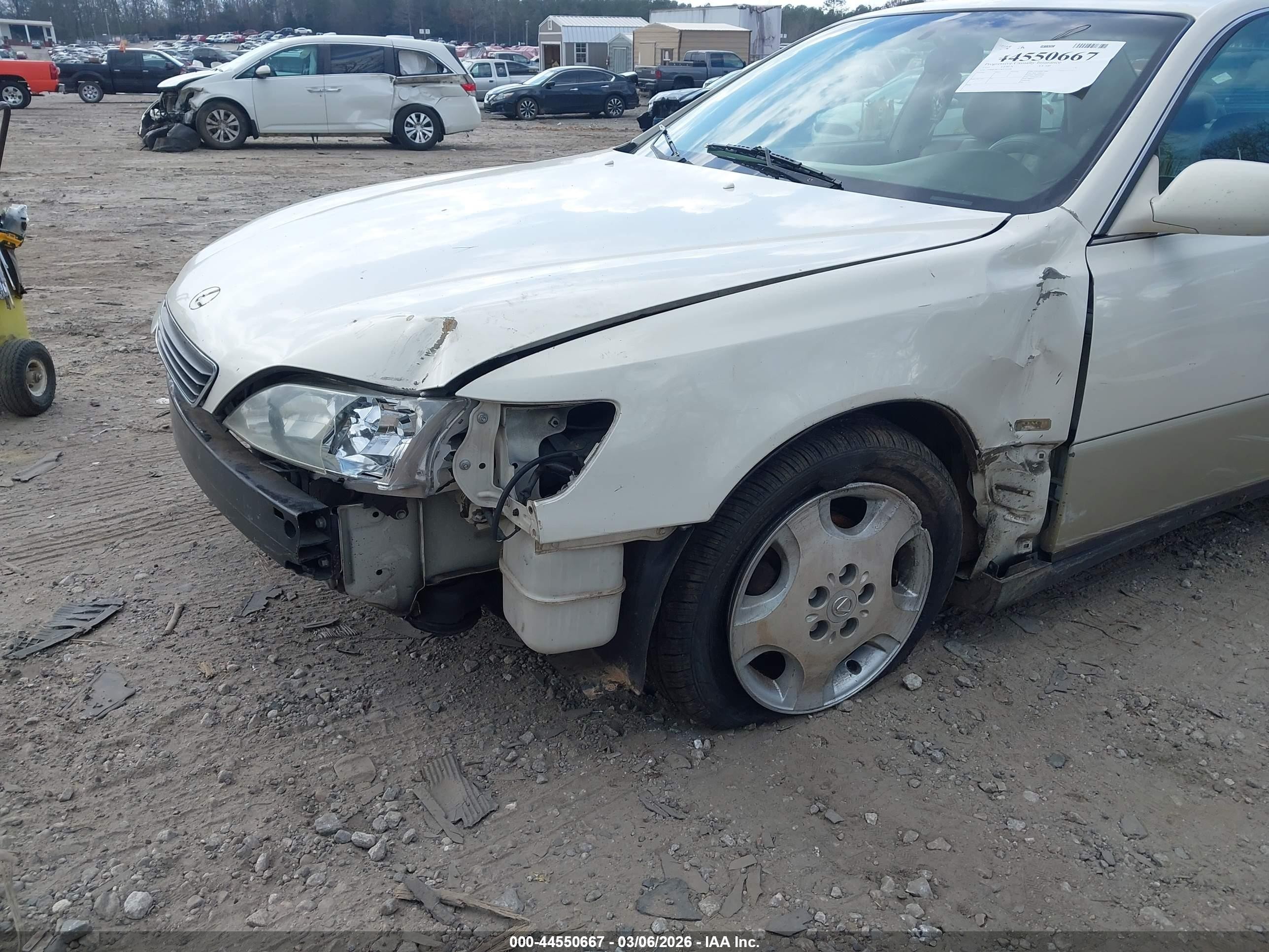 1999 Lexus Es 300   White vin: JT8BF28G7X0215338