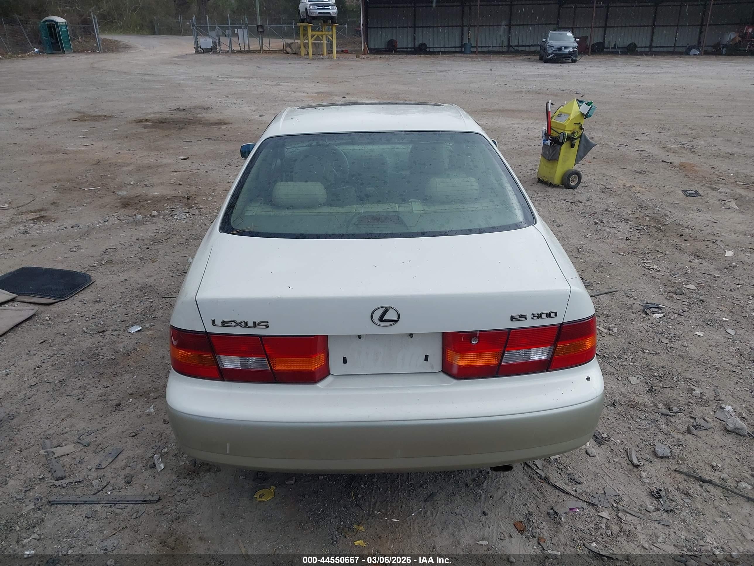 1999 Lexus Es 300   White vin: JT8BF28G7X0215338
