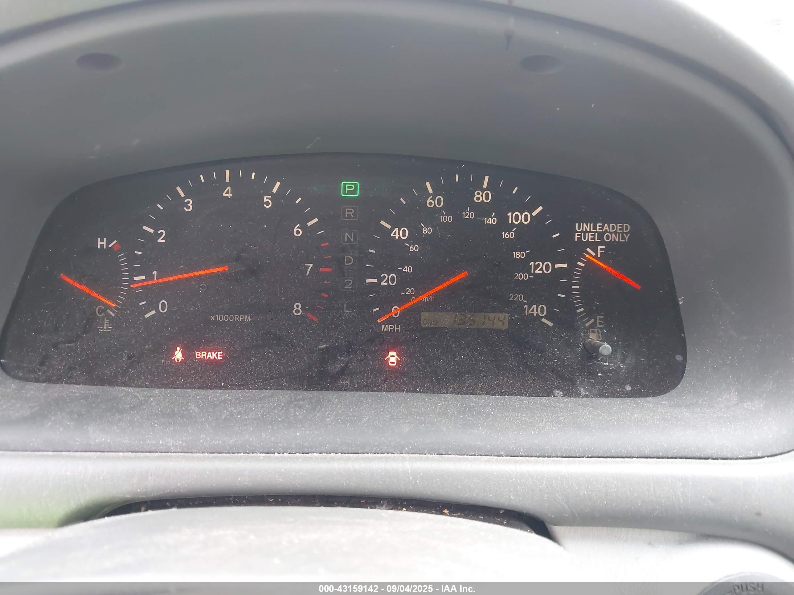 1999 Lexus Es 300   Champagne vin: JT8BF28G7X5064035