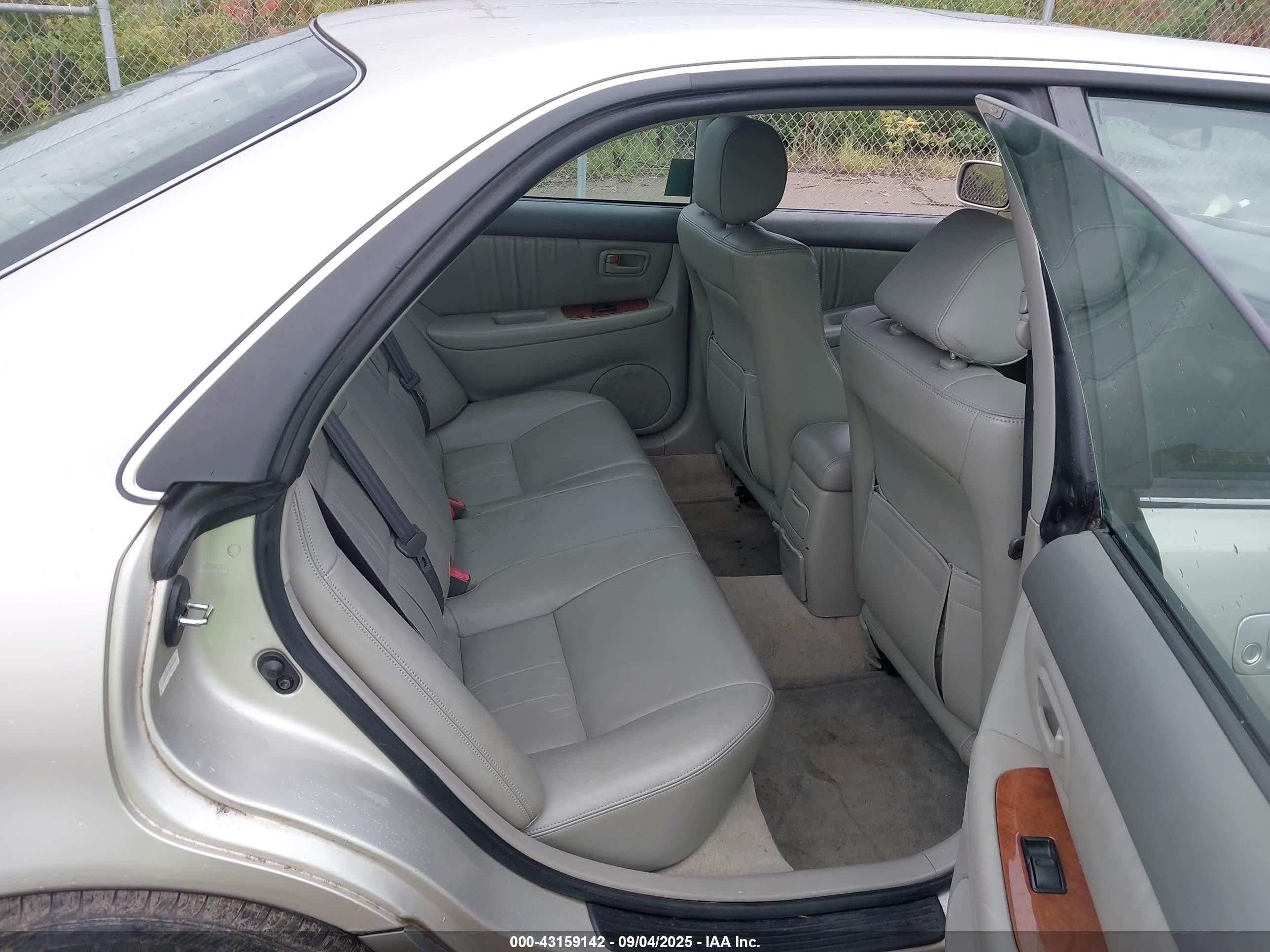 1999 Lexus Es 300   Champagne vin: JT8BF28G7X5064035