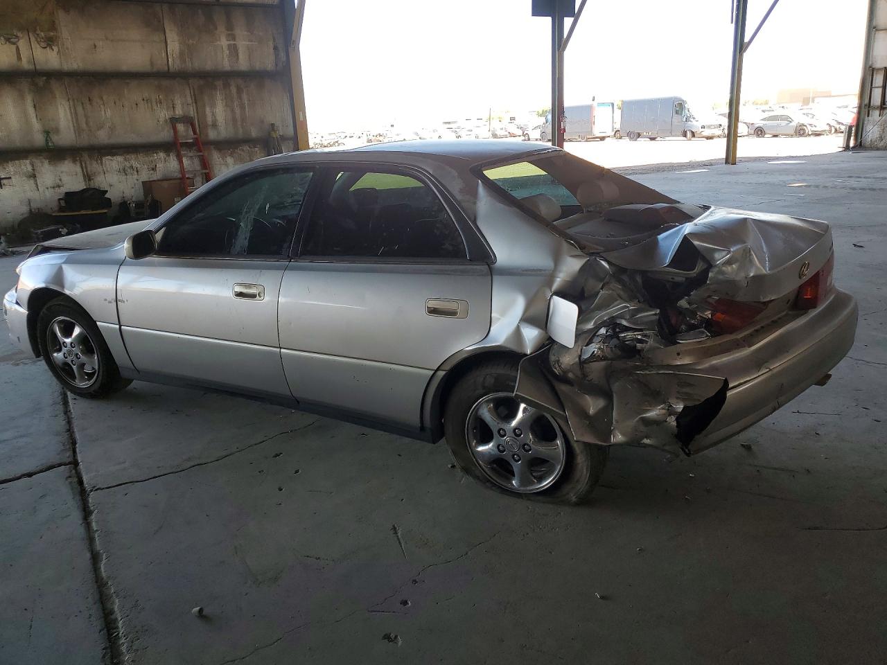 1999 Lexus Es 300 Gold vin: JT8BF28G7X5072927