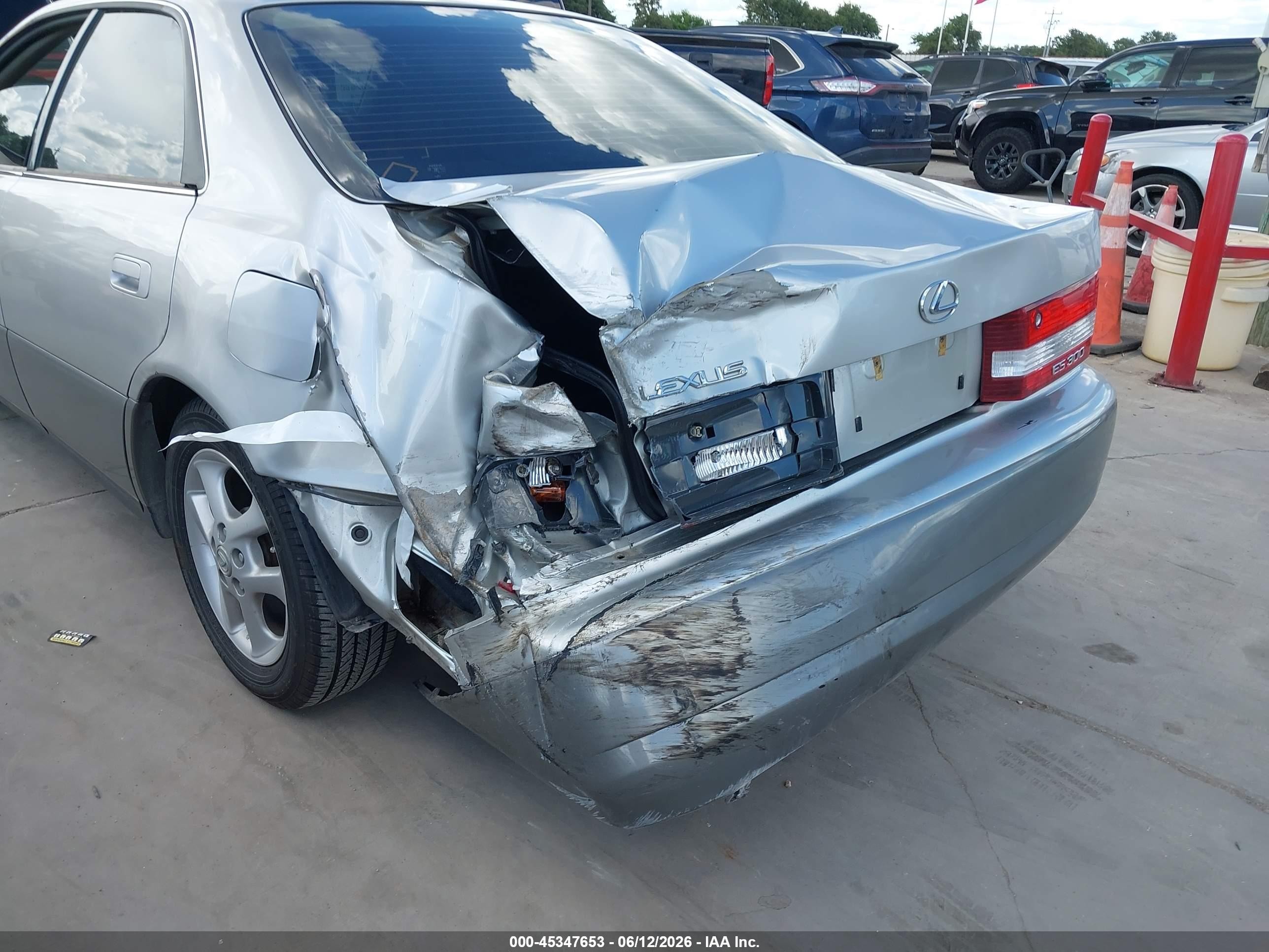 2000 Lexus Es 300   Silver vin: JT8BF28G7Y5083458