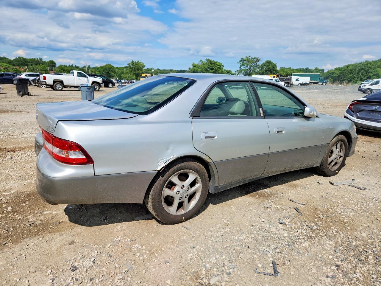 2001 Lexus Es 300 Silver vin: JT8BF28G810342073